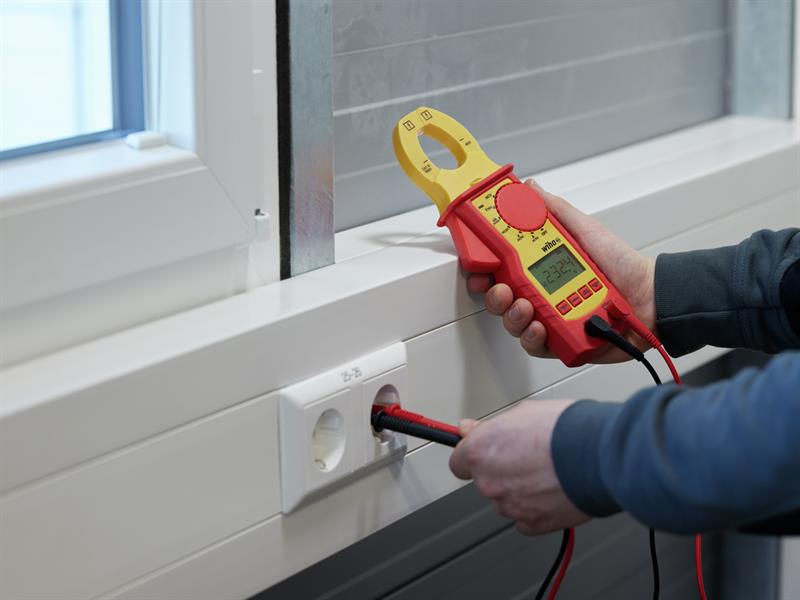 Wiha Clamp Meter 1,000 V AC, CAT IV WHA45219