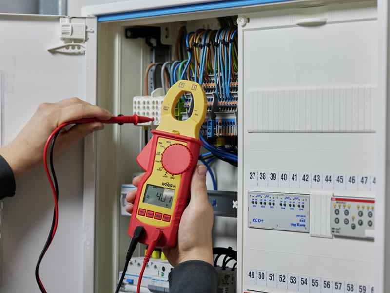 Wiha Clamp Meter 1,000 V AC, CAT IV WHA45219