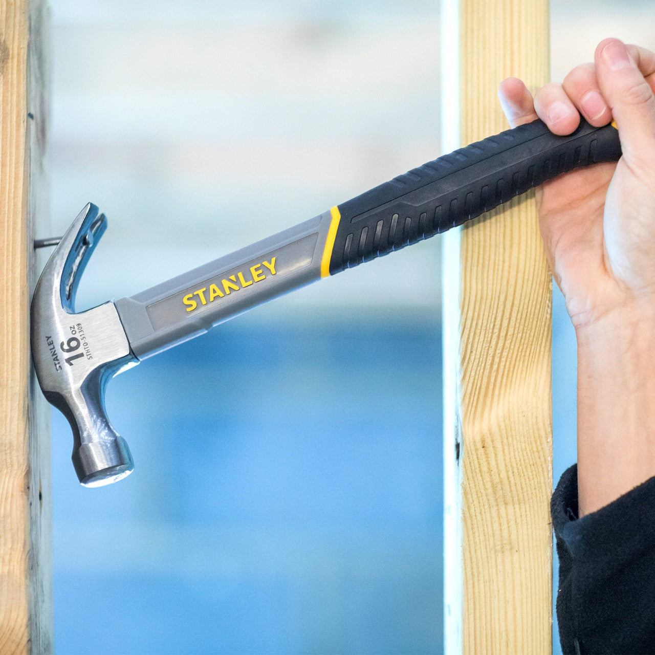 Stanley Claw Hammer with Fibreglass Shaft 16oz bi-material grip STHT0-51309