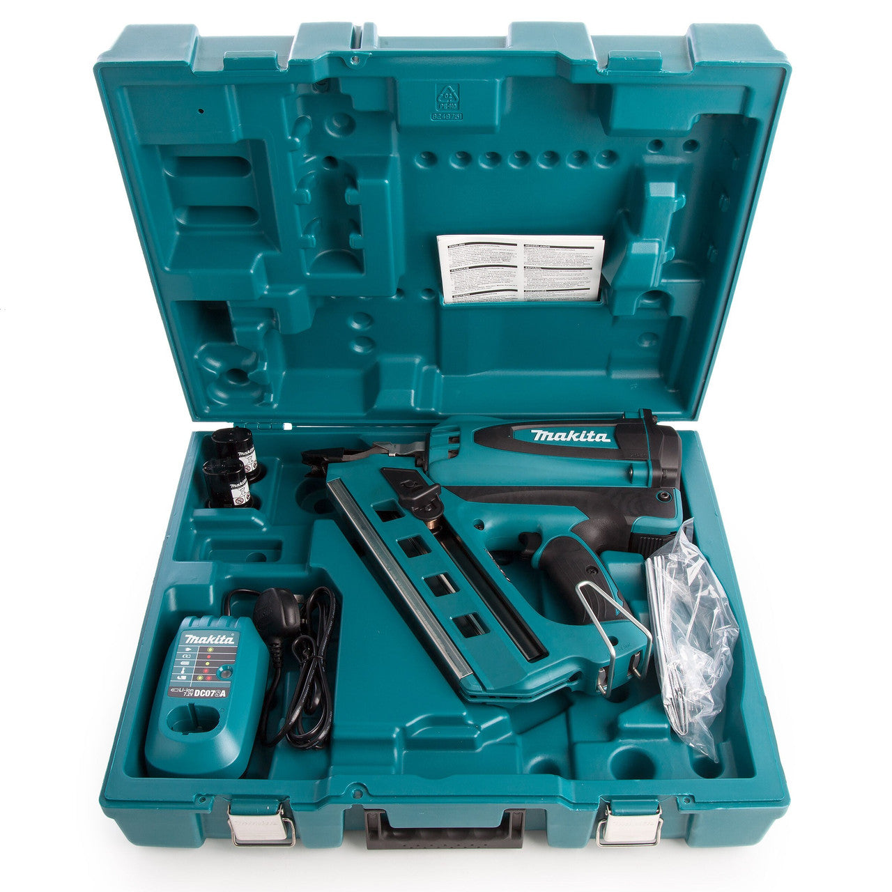 Makita 7.2V First Fix Gas Nailer 2 x 1.5Ah Batteries Gauge: 2.9 -3.3 GN900SE