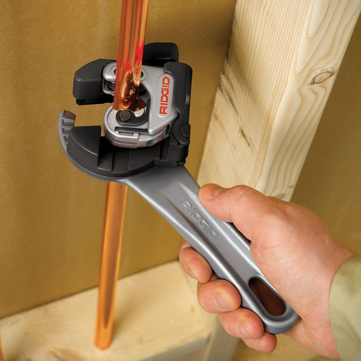 Ridgid Autofeed 2 in 1 Ratcheting Pipe Cutter 6 to 28mm Tight Spaces RID-32573
