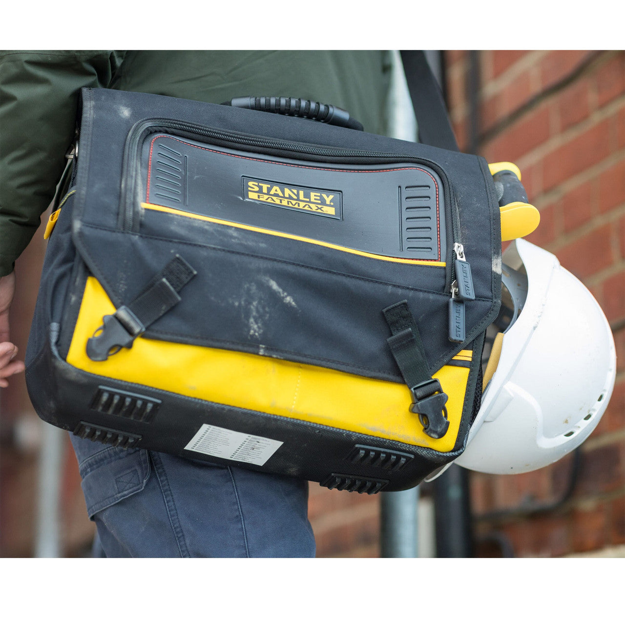 Stanley FatMax Laptop & Tool Bag Dimensions 42.5 x 15.5 x 32cm FMST1-80149