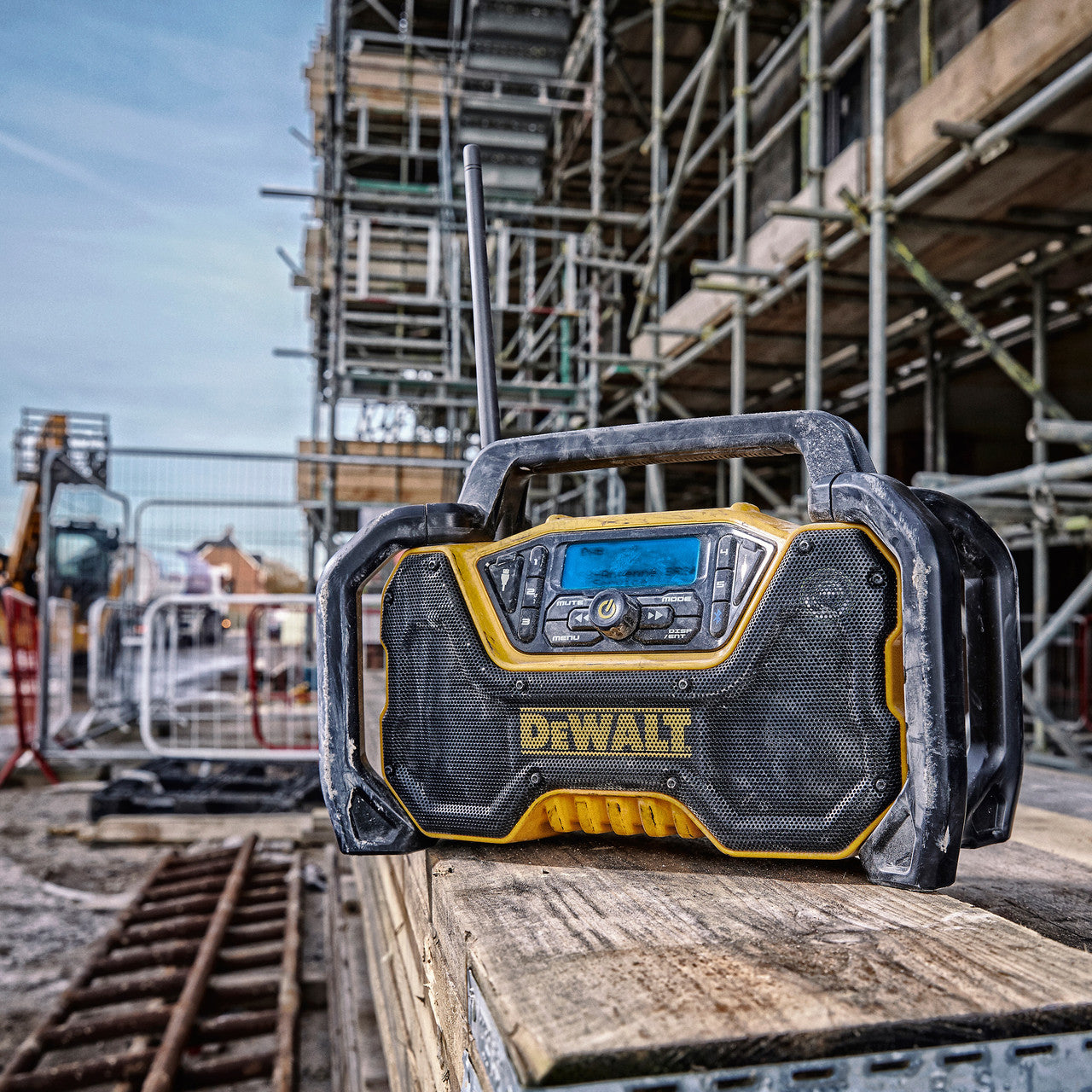 Dewalt DCR029 12V-18V Compact Bluetooth Jobsite Radio (Body Only)