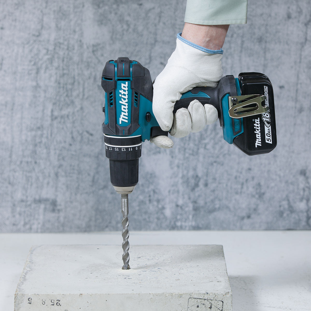 Makita 18V LXT Combi Drill 2 x 5.0Ah Batteries in MakPac case Keyless DHP482RTJ