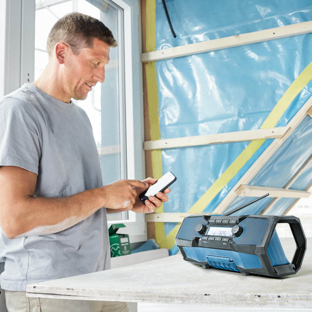 Bosch 18V Professional Job Site Radio Body Only Mains 100 – 240V GPB 18V-2 C