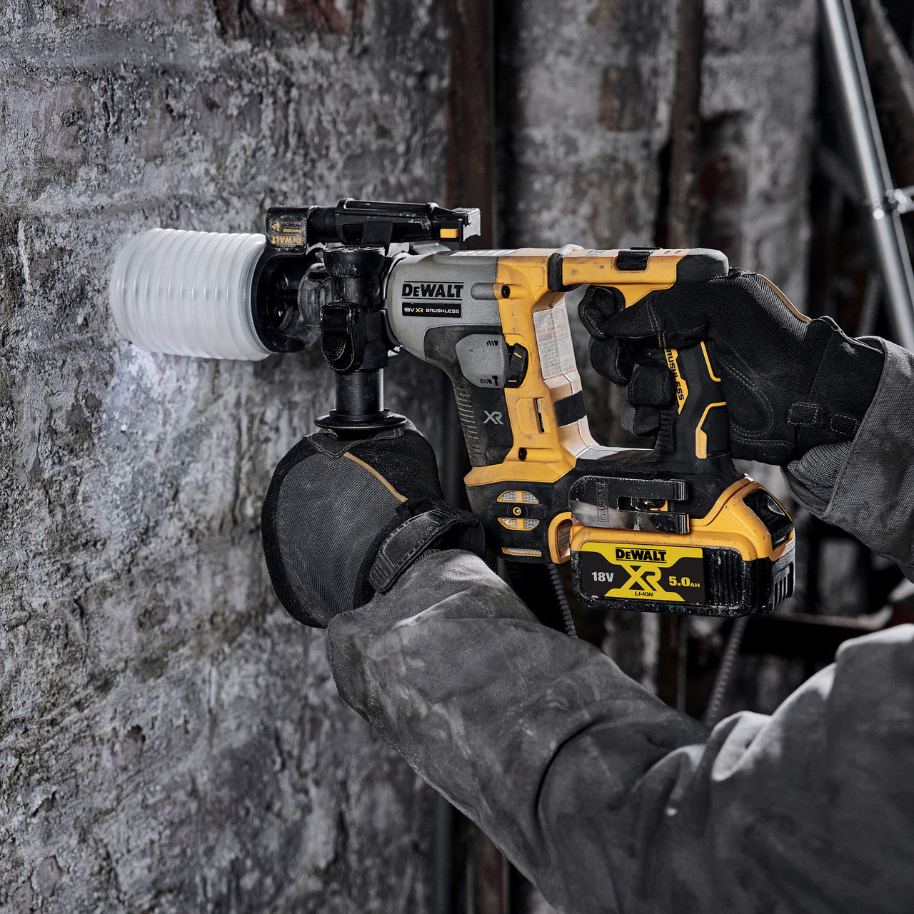 Dewalt 18V XR Brushless SDS Plus Hammer Drill (2 x 5.0Ah Batteries DCH172P2