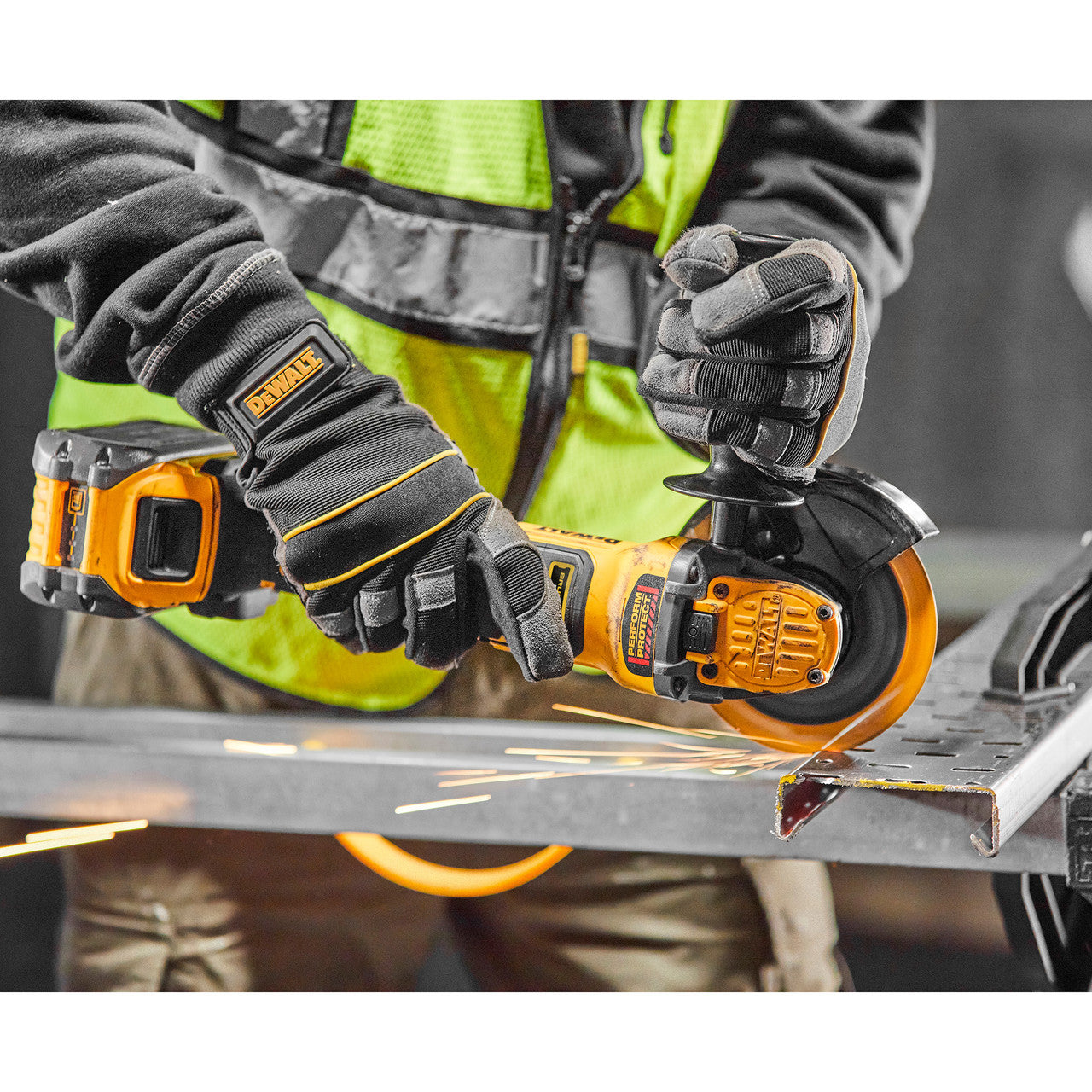 Dewalt DCG409H2T 18V XR 5 inch/125mm Brushless Angle Grinder (2 x 5.0Ah Powerstack Batteries)