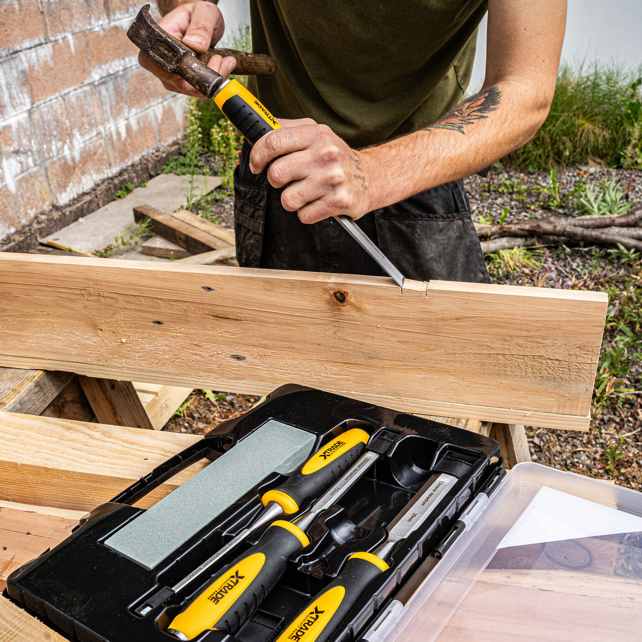 XTrade X0900044 Chisel Set with Sharpening Stone (4 Piece)