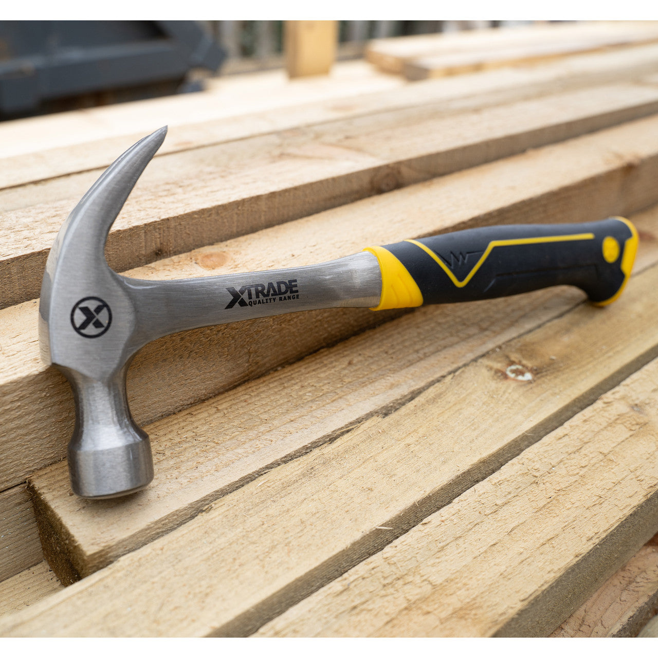 XTrade One Piece Claw Hammer 20oz anti-slip grip length 345mm X0900116