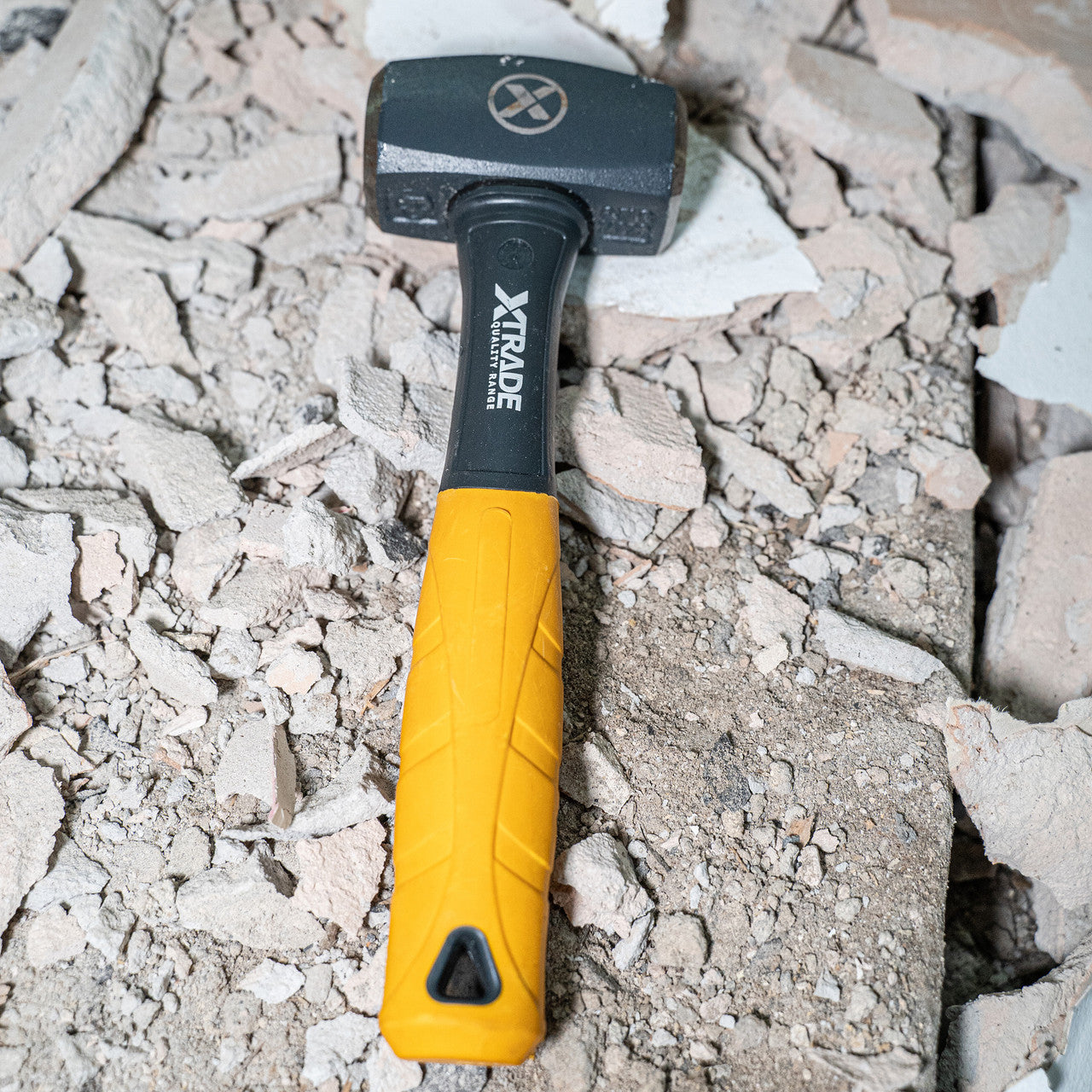 XTrade Club Hammer with Fibreglass Handle 2.5lb Building And Demolition X0900079