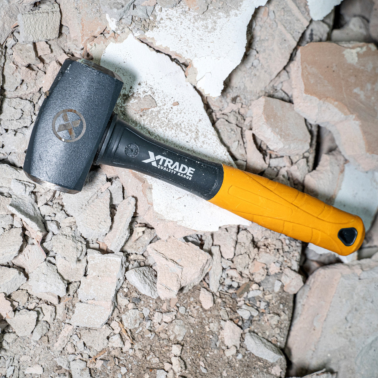 XTrade Club Hammer with Fibreglass Handle 4.0lb Building And Demolition X0900080