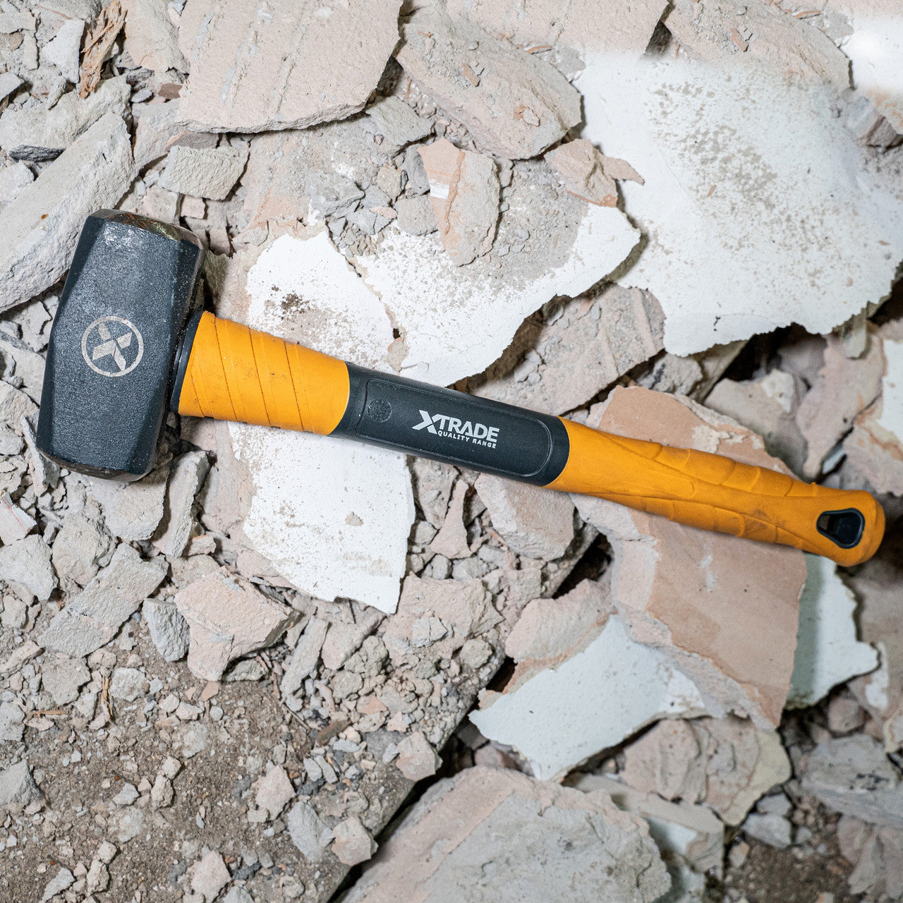 XTrade Sledge Hammer with Fibreglass Handle 4.0lb Length 335mm X0900084
