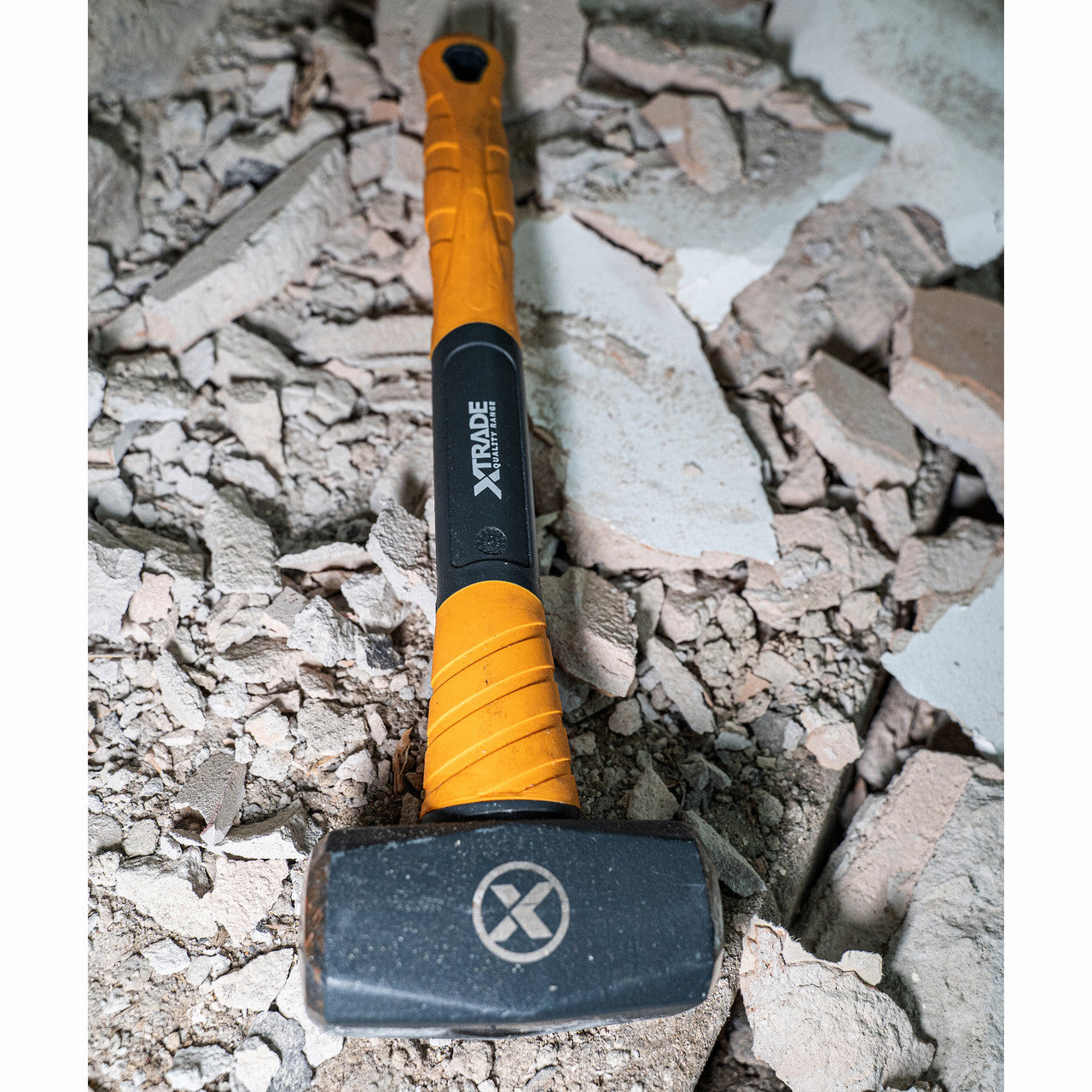 XTrade Sledge Hammer with Fibreglass Handle 4.0lb Length 335mm X0900084