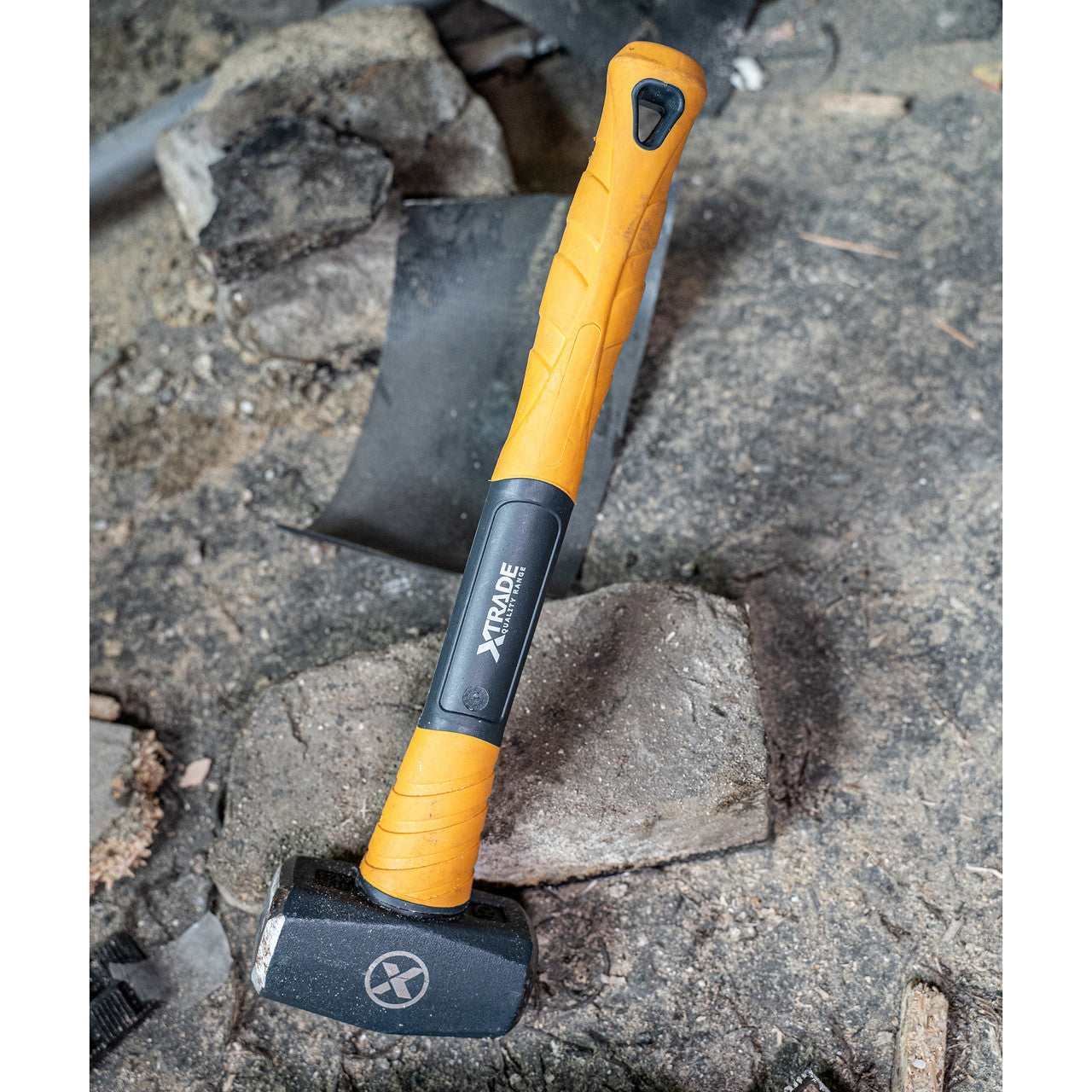 XTrade Sledge Hammer with Fibreglass Handle 4.0lb Length 335mm X0900084