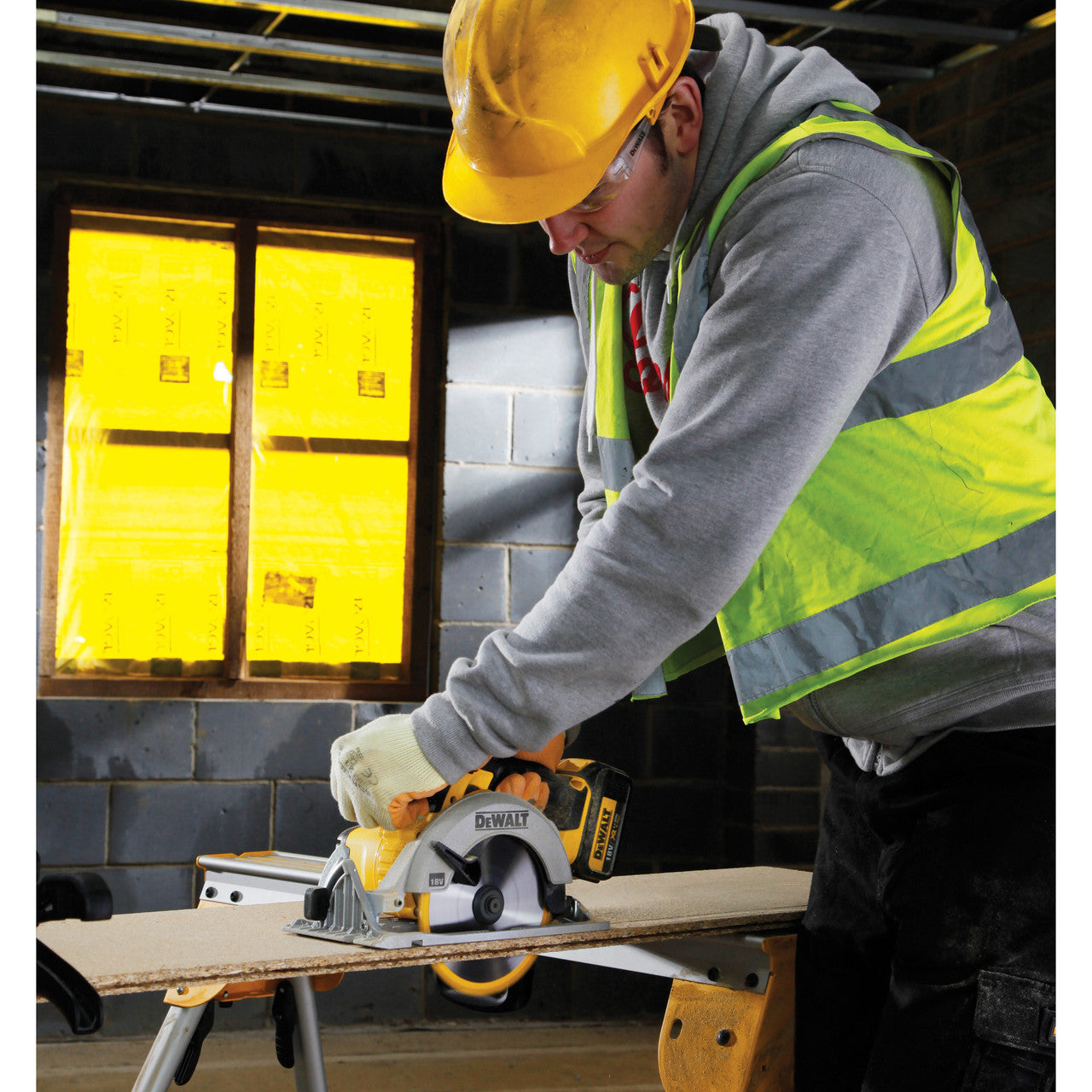 Dewalt 18V XR 165mm Circular Saw Body Only Keyless Adjustments DCS391N