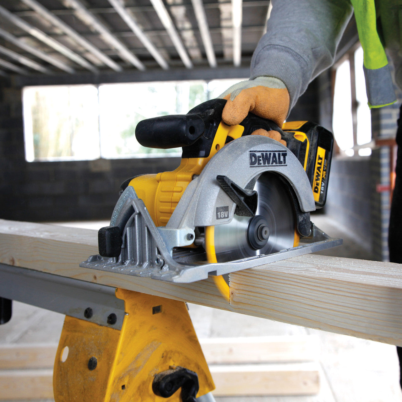 Dewalt 18V XR 165mm Circular Saw Body Only Keyless Adjustments DCS391N