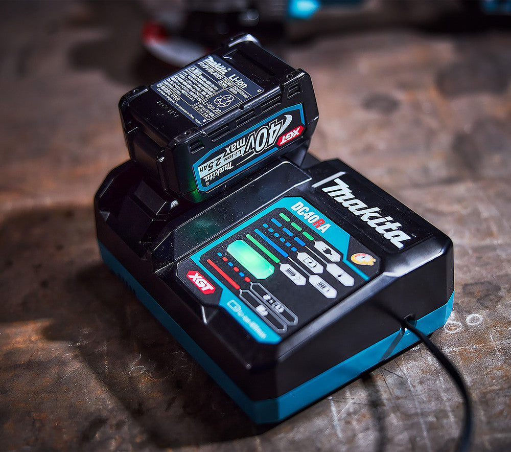 Makita DC40RA XGT Fast Charger