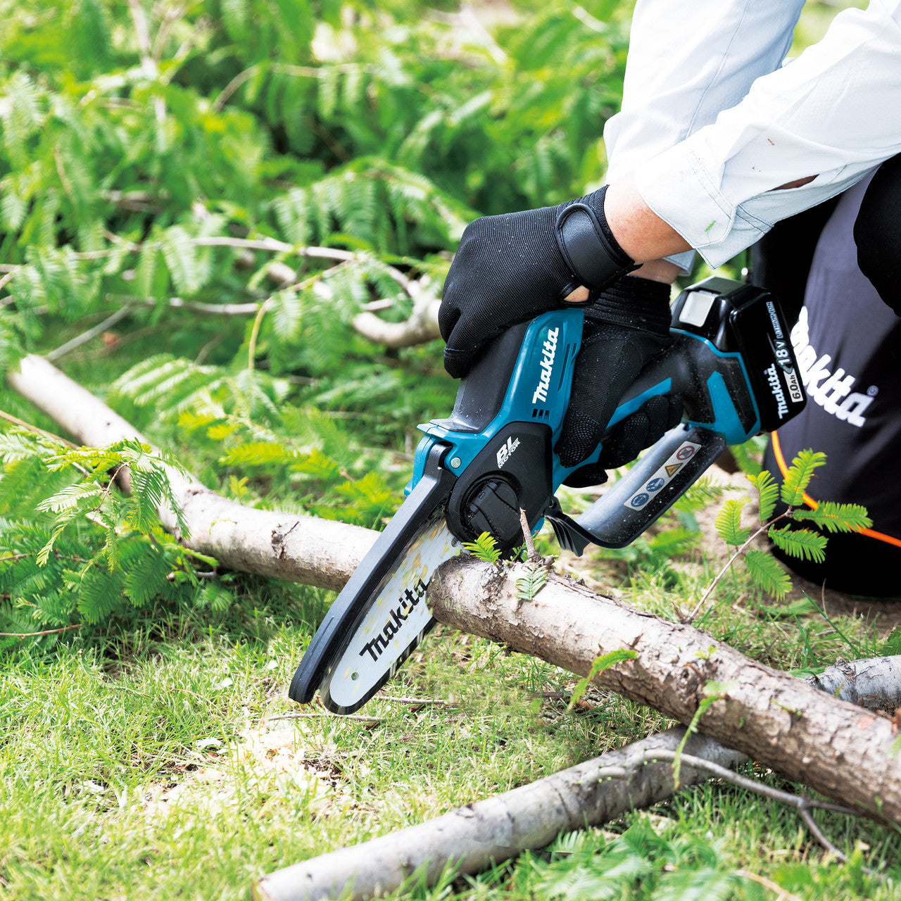 Makita 18V LXT Pruning Saw 1 x 5.0Ah Battery & DC18RC Charger DUC150RT