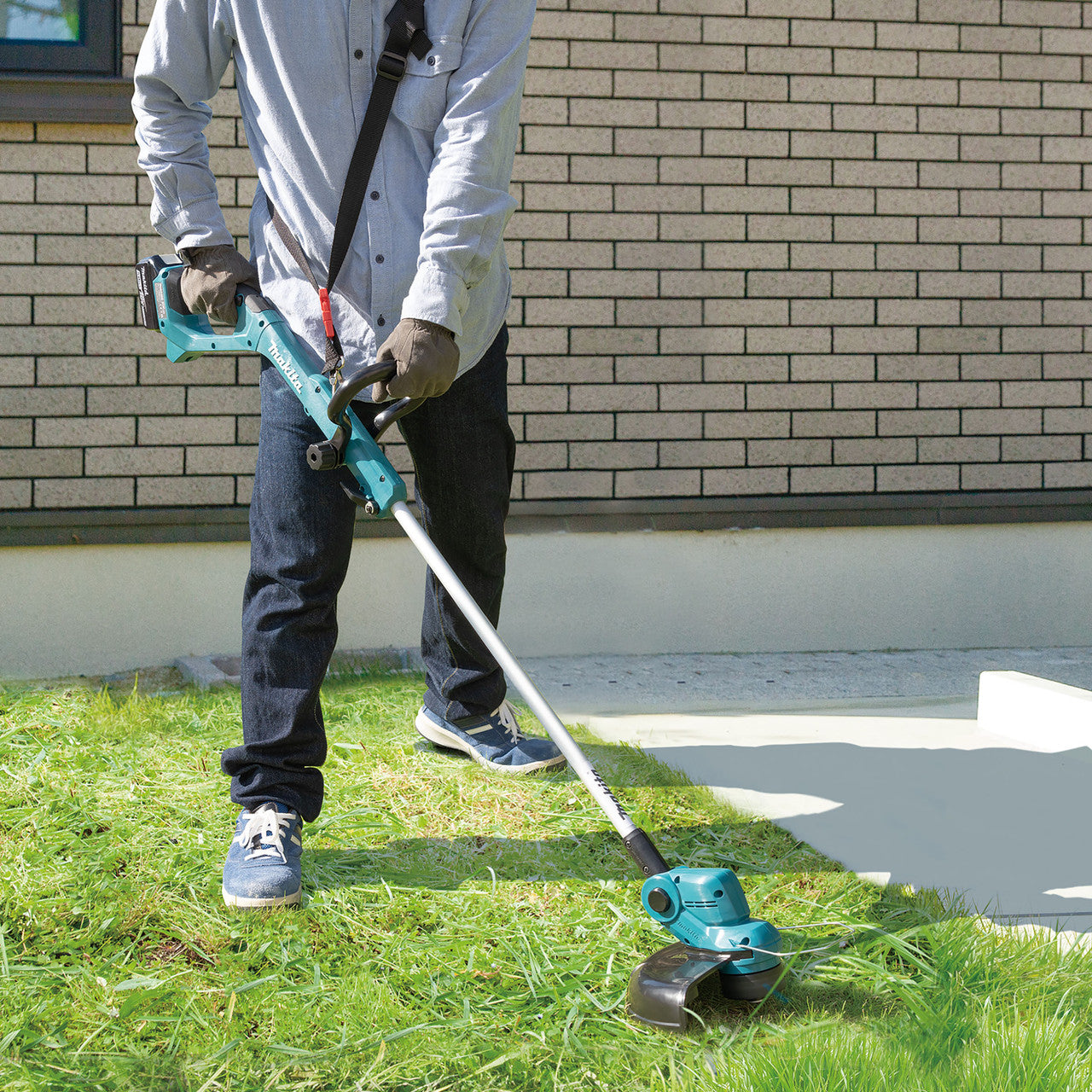 Makita DUR193 LXT 18V Grass Trimmer 260mm (Body Only)