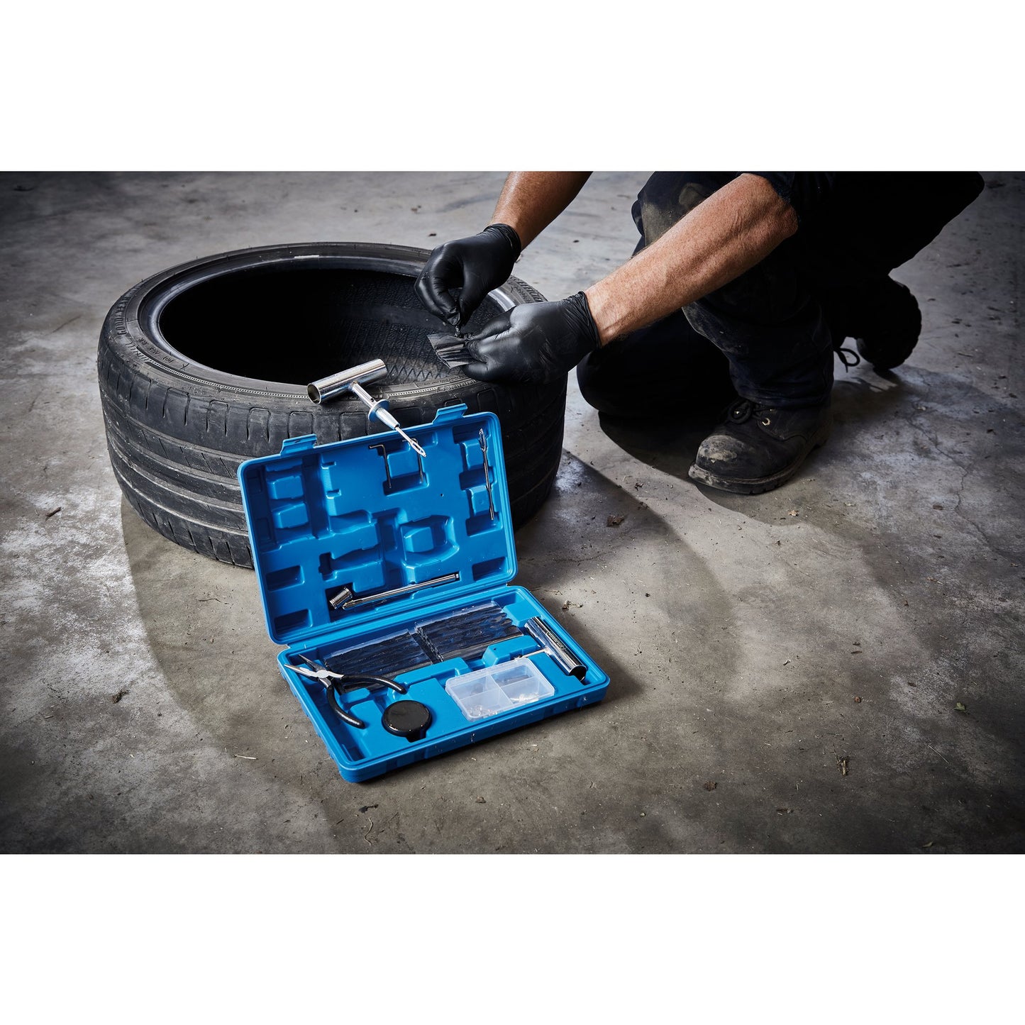 Draper Puncture Repair Kit for Tubeless Tyres Off Road Vehicles 65 Piece 04139