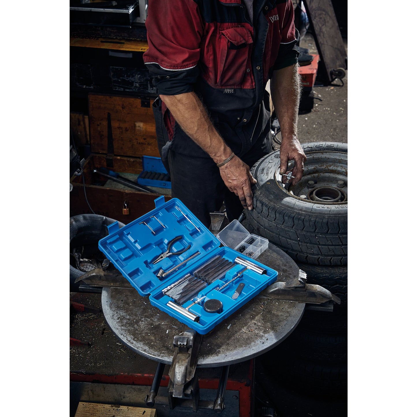 Draper Puncture Repair Kit for Tubeless Tyres Off Road Vehicles 65 Piece 04139