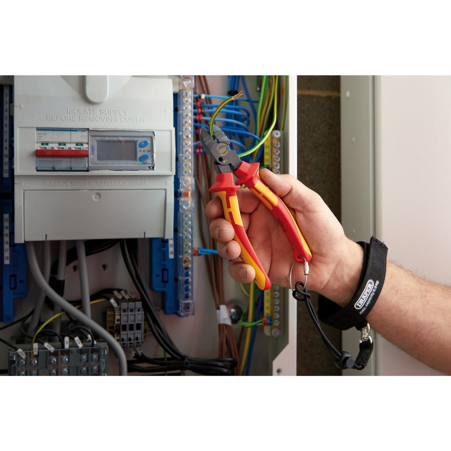 XP1000 VDE Tethered 4-in-1 Combination Side Cutter Bender & Stripper 160mm 13642