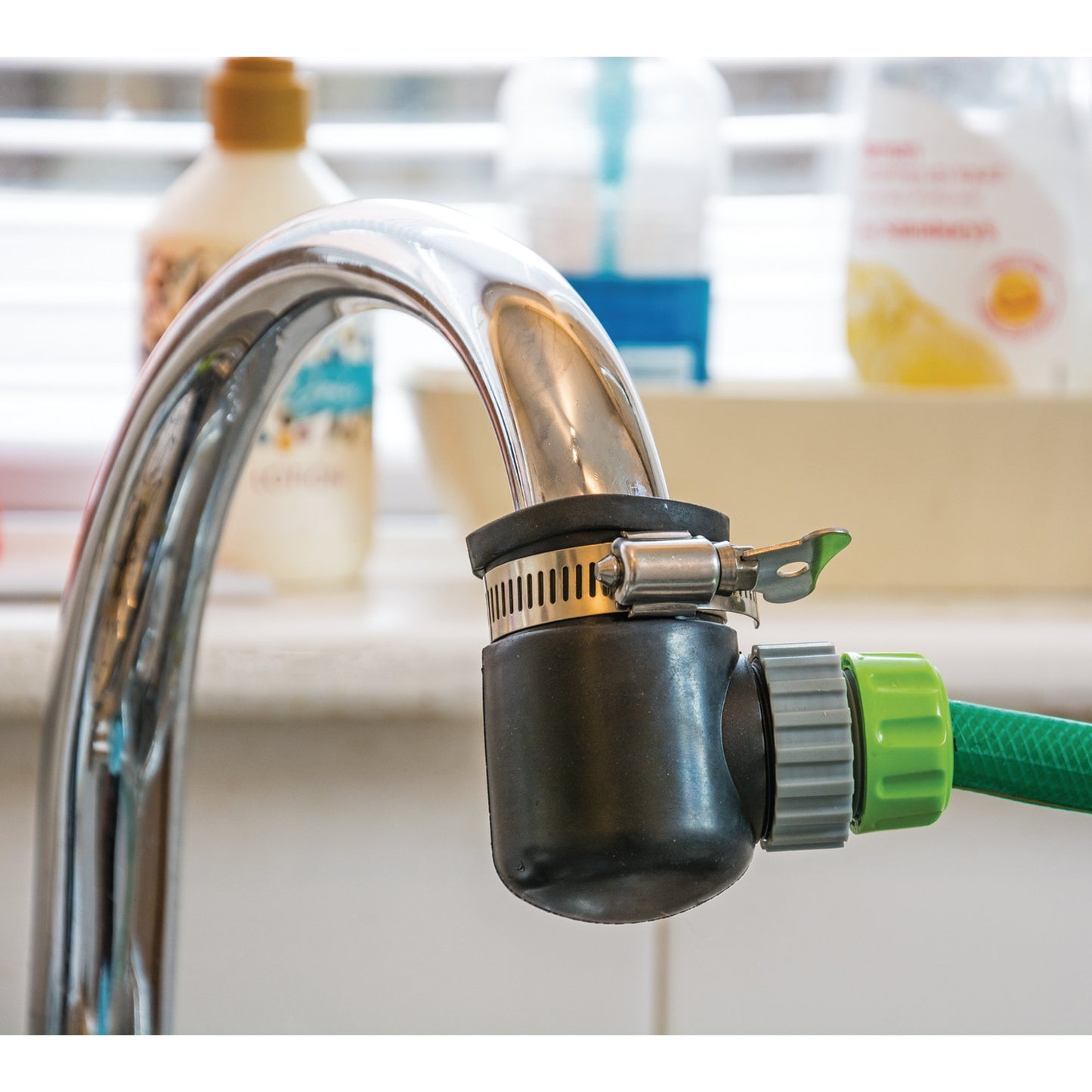 90&deg; Right Angle Lock on Tap Connector