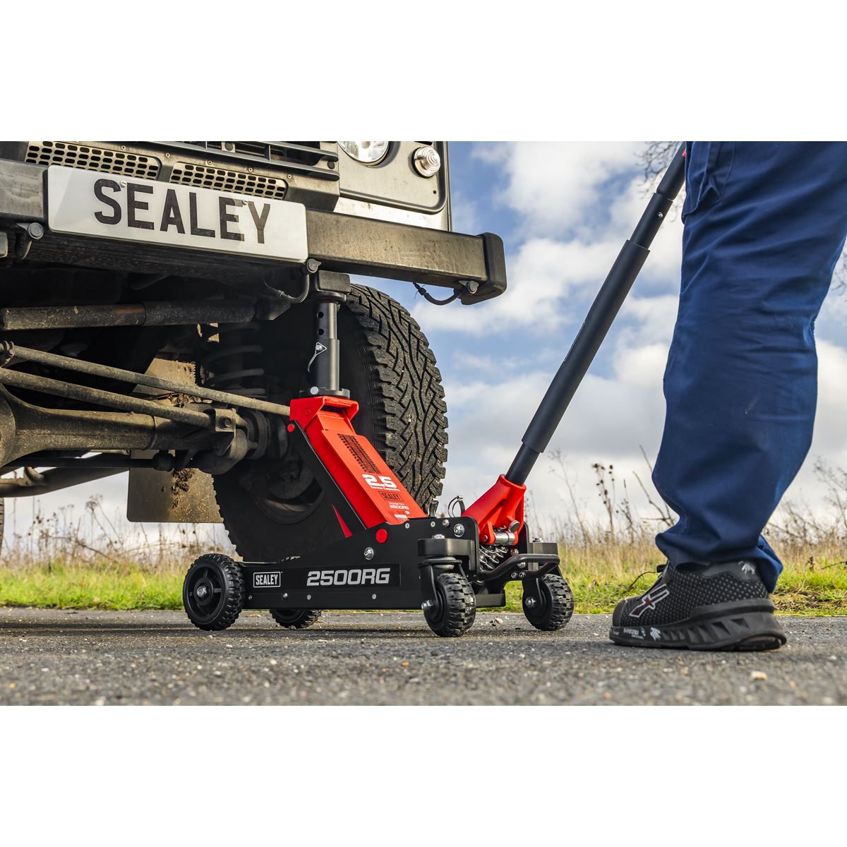 Sealey Big Wheel Hybrid Trolley Jack for Off-Road Vehicles, SUVs, Vans & 4x4s with Super Rocket Lift 2.5 Tonne 2500RG