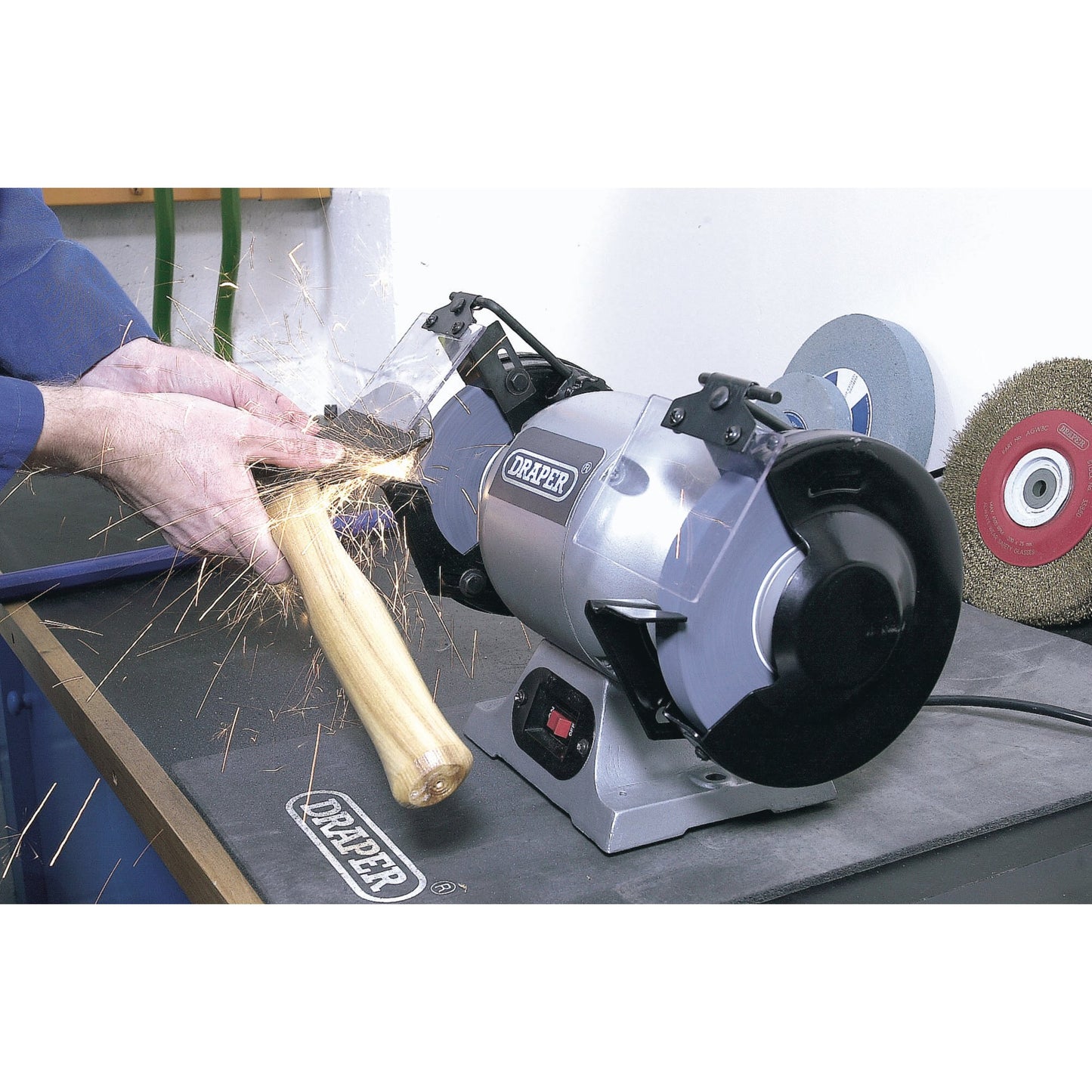 Draper 230V Heavy Duty Bench Grinder 150mm 370W Course & Fine Wheels 29620