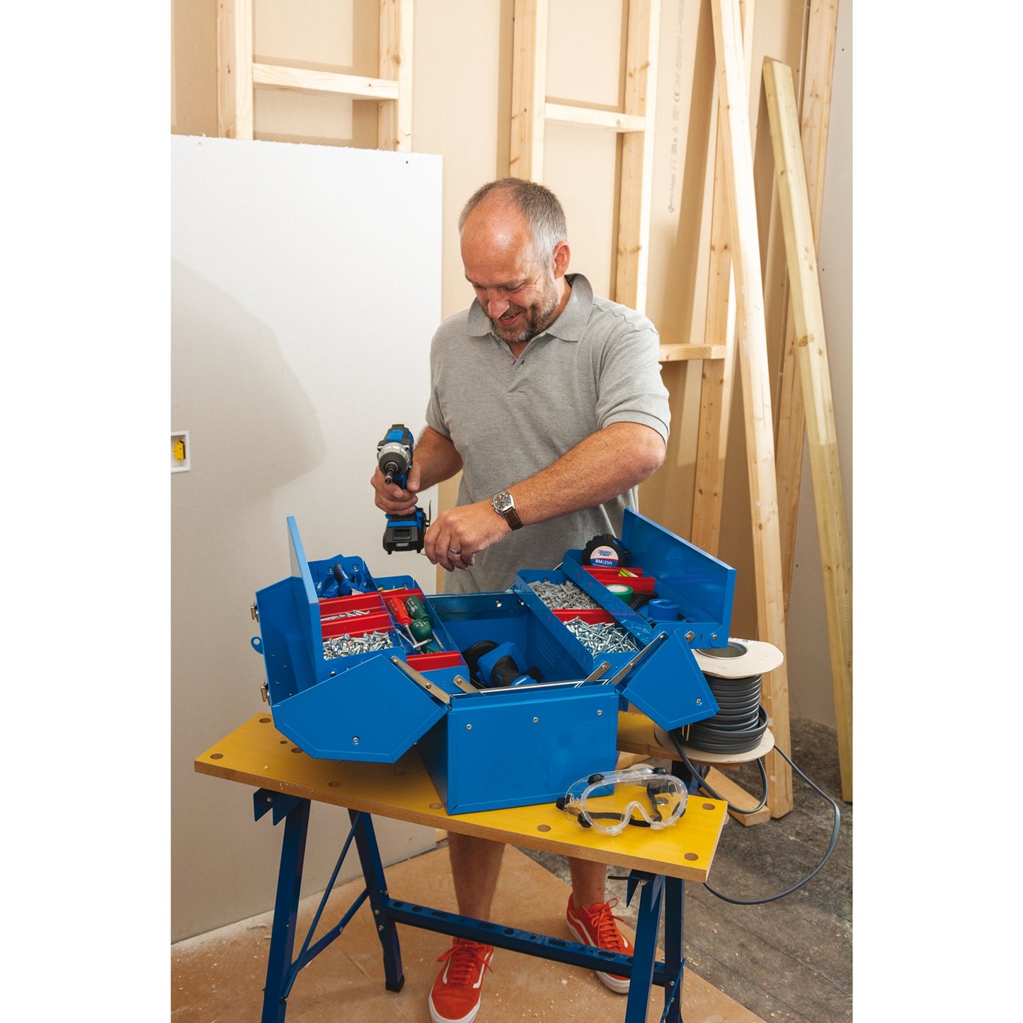 Draper Barn Type Tool Box with 4 Cantilever Trays Blue 460 x 257 x 355mm 460mm