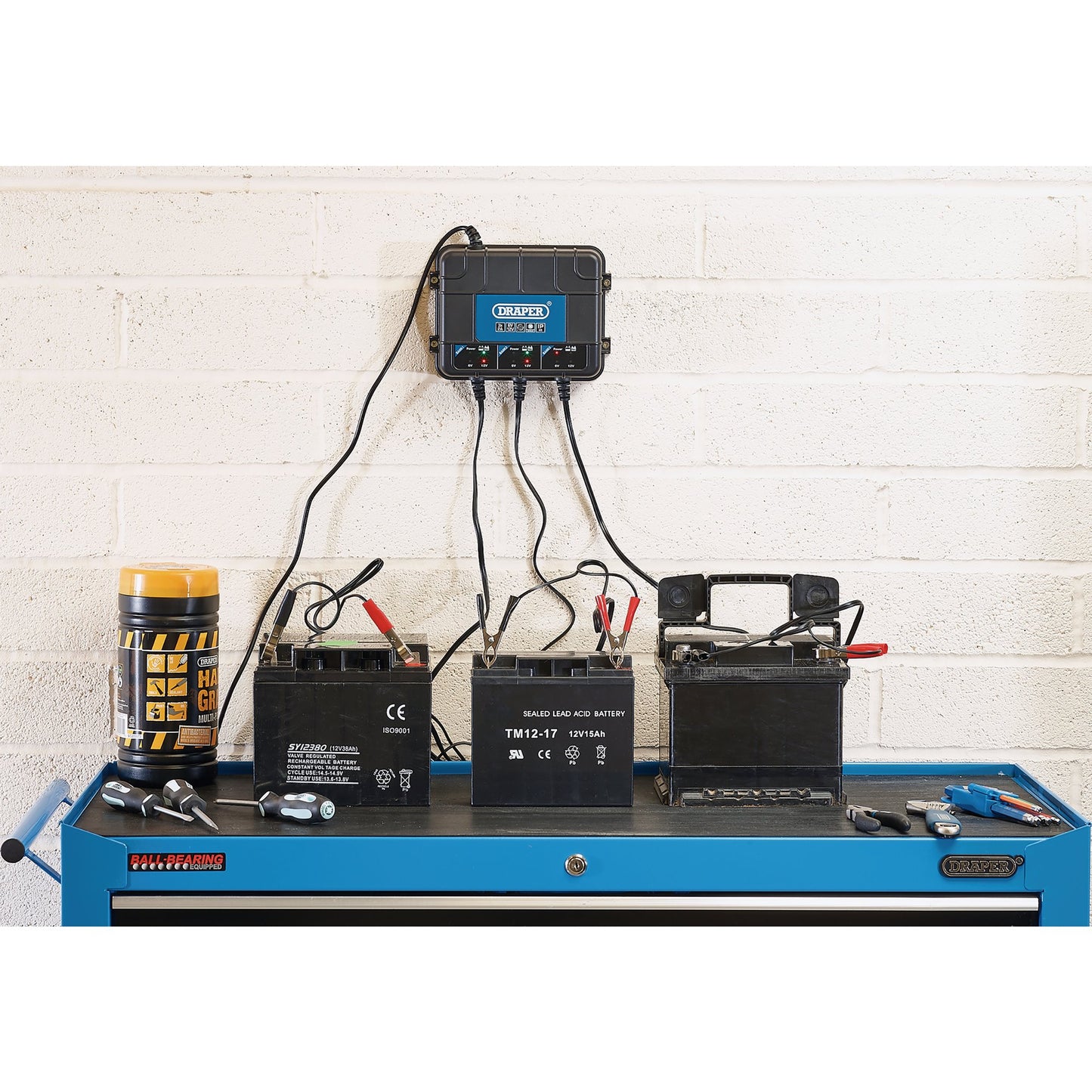 Draper 3 Bank Battery Smart Charger Station 6/12V 230V Charge Rate 2A 53172