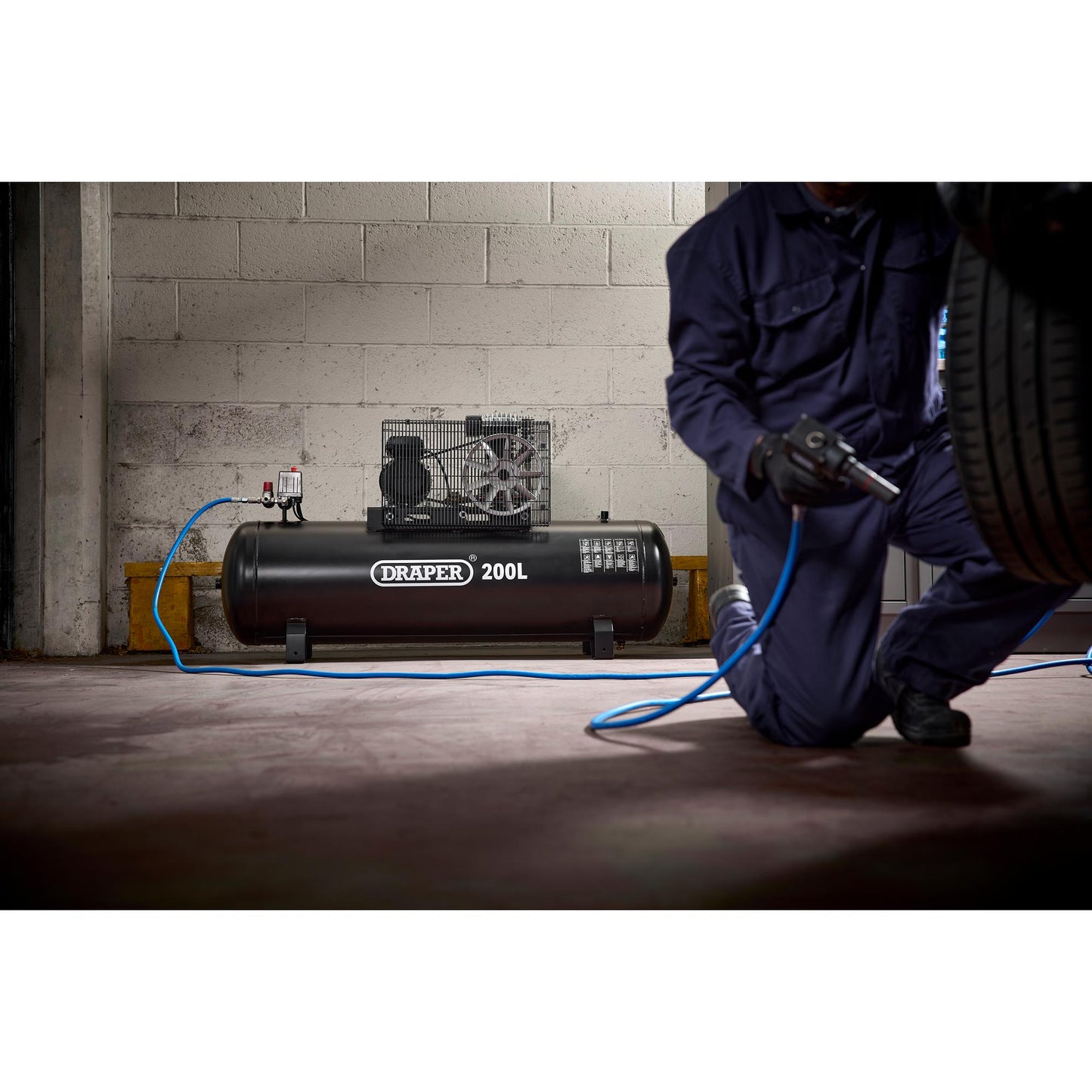 Draper 200L Belt-Driven Air Compressor without wheels 2.2kW 3hp 230V 55313