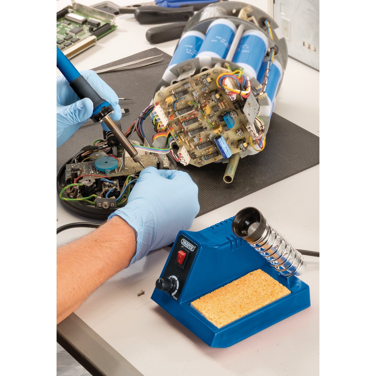 Draper 230V Soldering Station 40W Overheat Protection Stand And Tip Sponge 61478