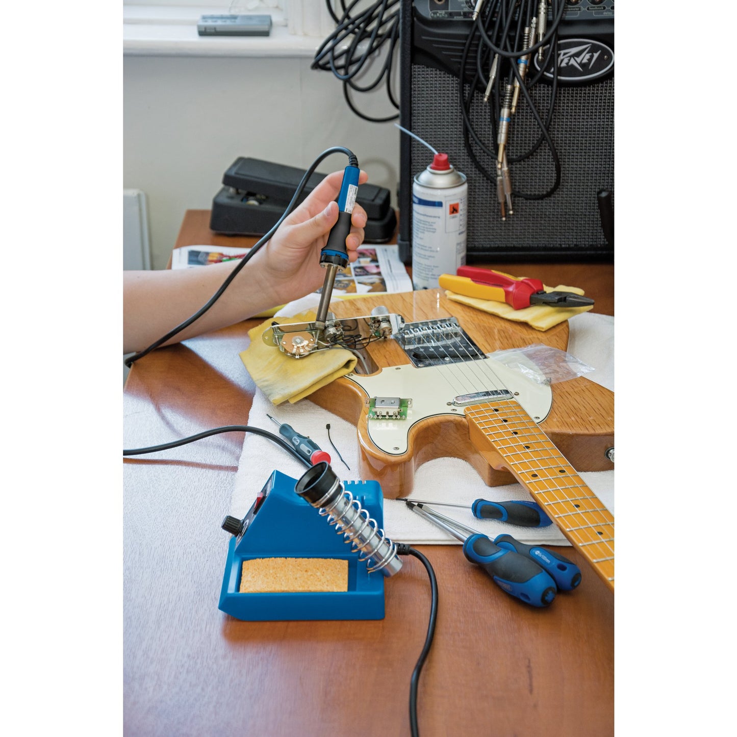Draper 230V Soldering Station 40W Overheat Protection Stand And Tip Sponge 61478