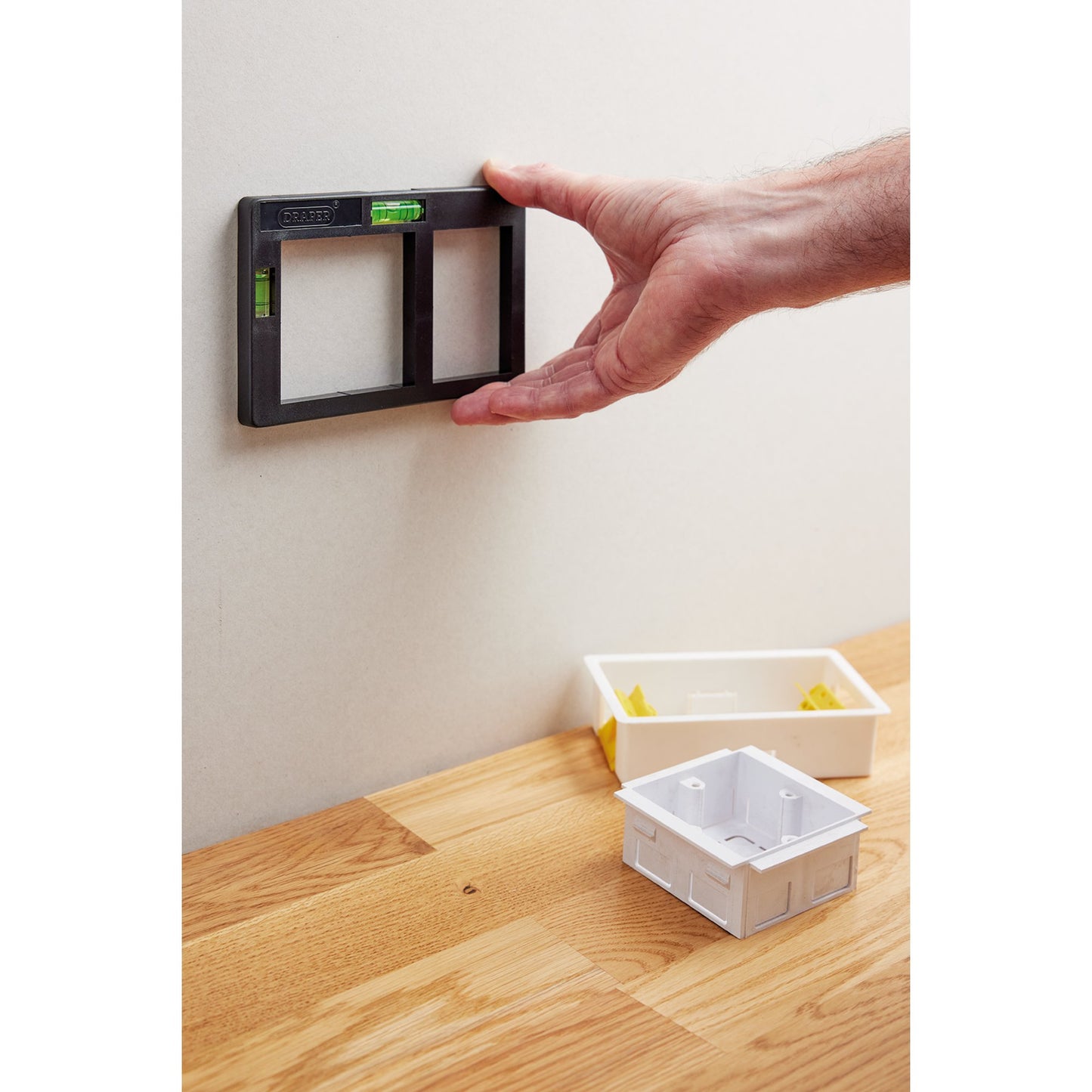 Draper Double Or Single Electrical Socket Box Cutting Template 63955