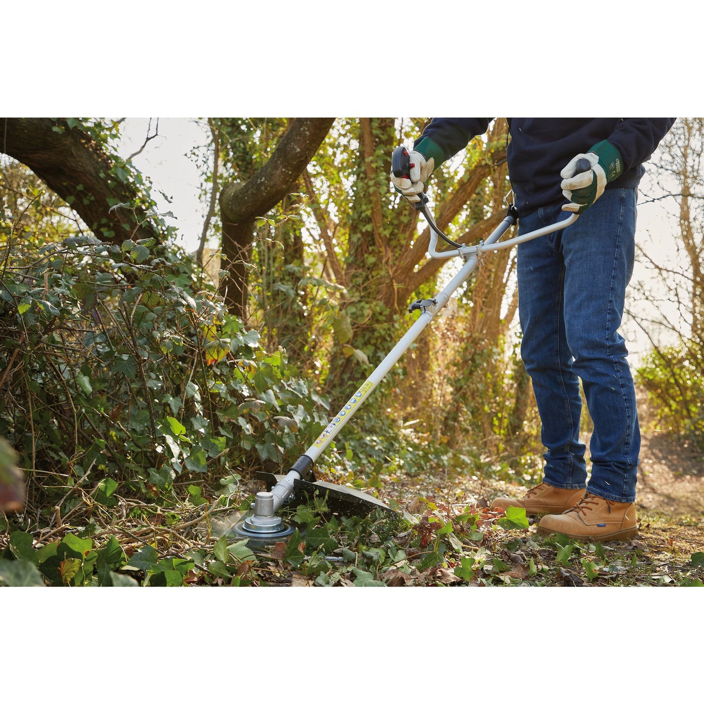 Draper 2 Stroke Petrol Brush Cutter and Line Trimmer 32.5cc Bike Handle 80880