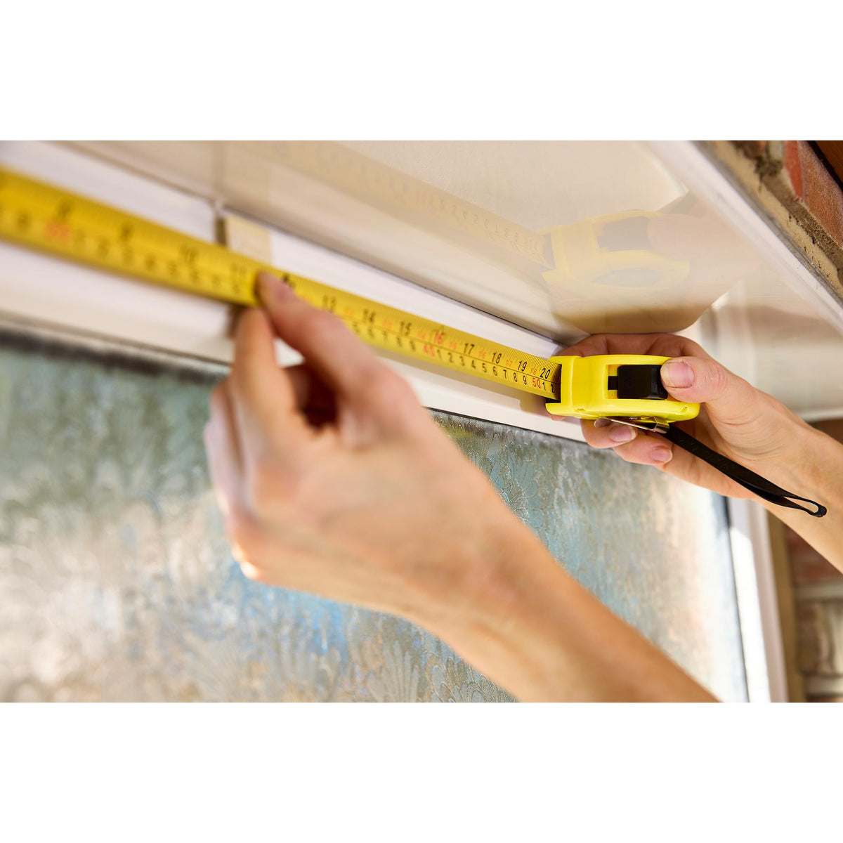 Draper ****Measuring Tapes, 5m/16ft x 19mm, 3 Colours (Dispenser of 12)
