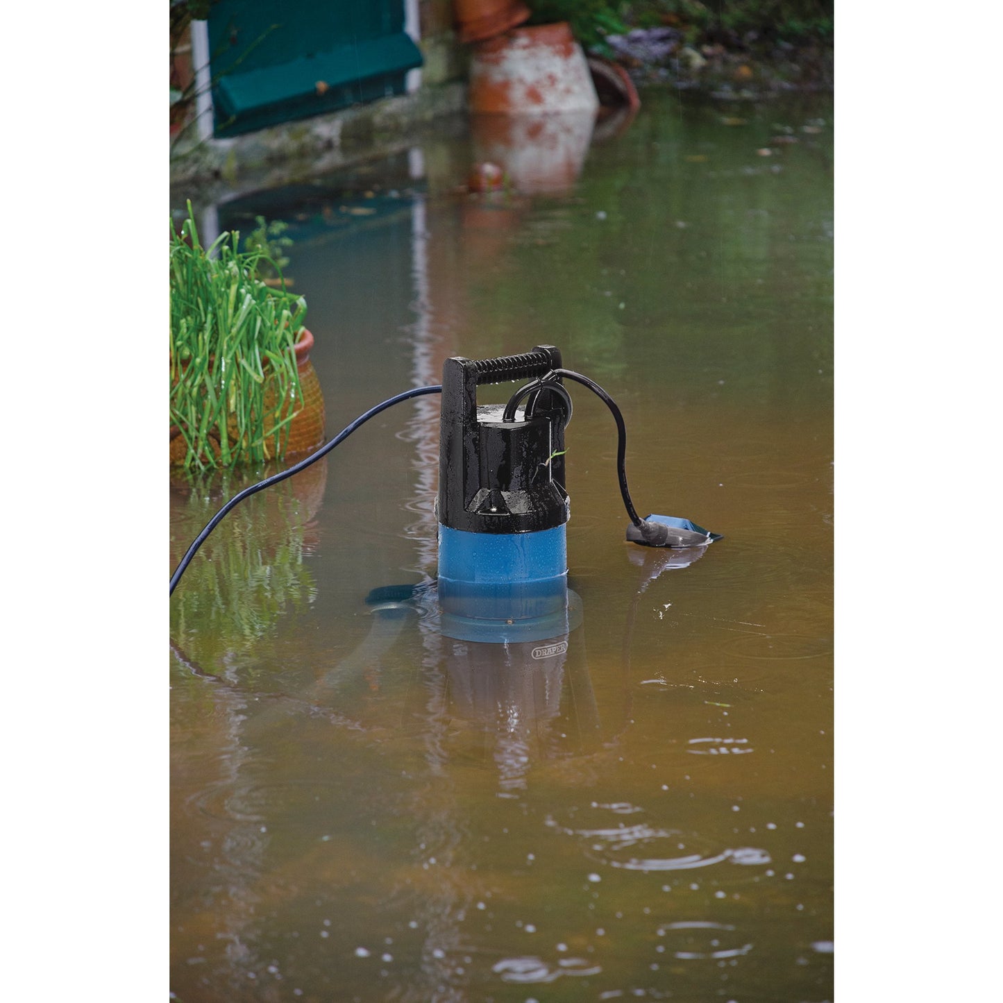 Draper 230V Submersible Dirty Water Pump with Float Switch 416L/min 1300W 98919
