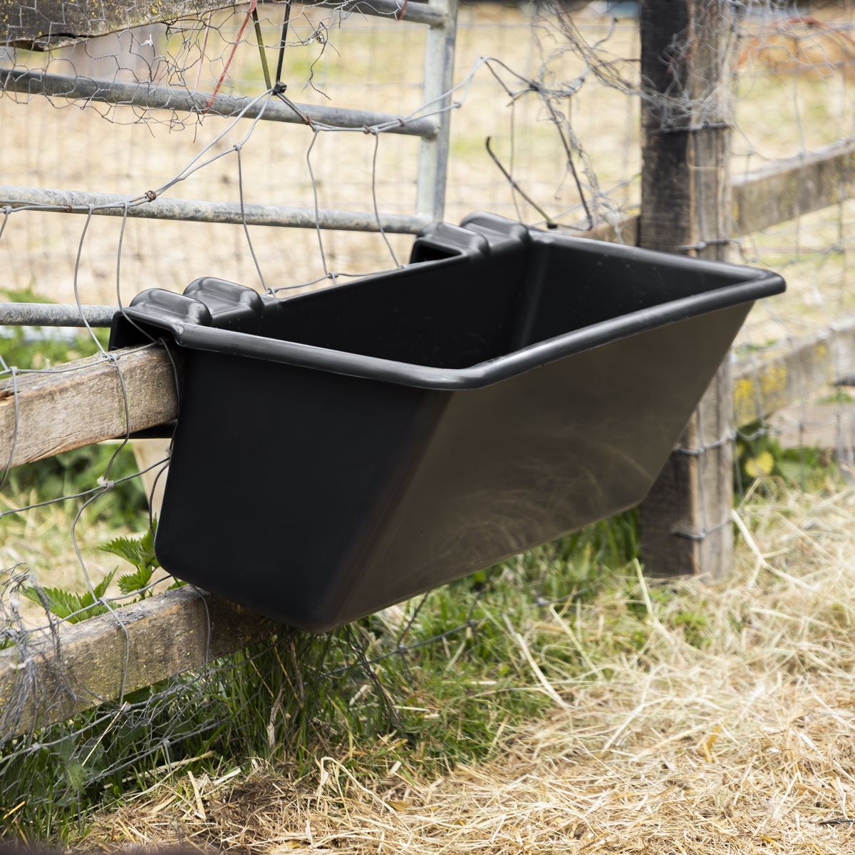 Sealey Hook Over Cattle Trough 40L Size 800 x 390 x 300mm Plastic AFT08