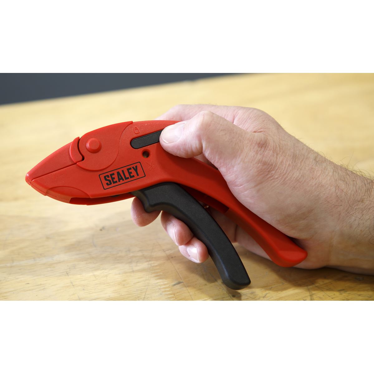 Sealey Automatic Wire Stripping Tool Pistol Grip Range 0.2 to 6mm² AK2269