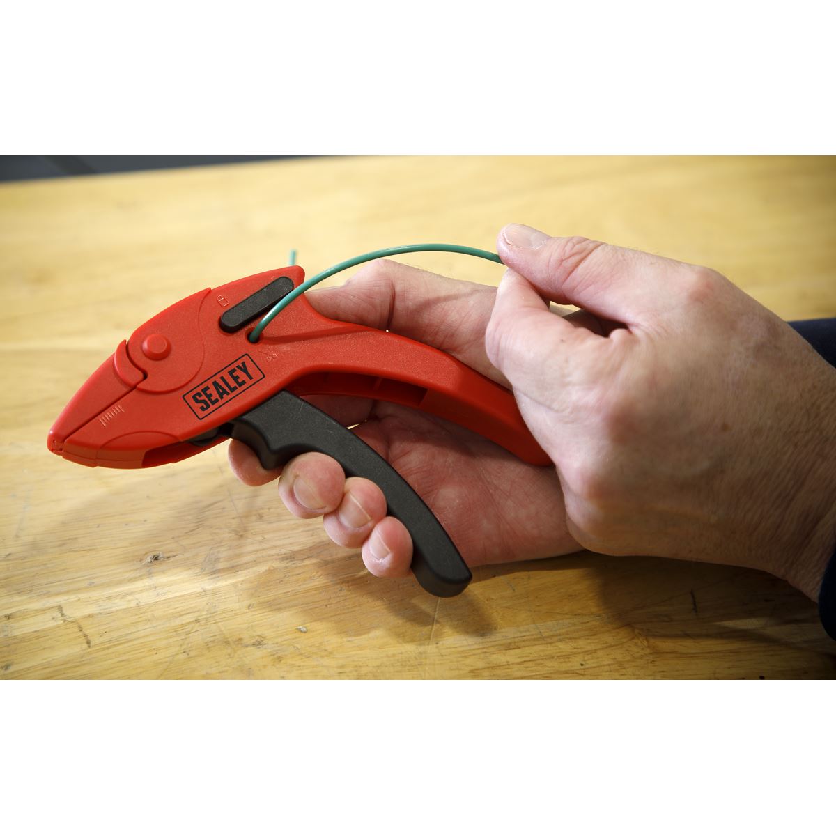 Sealey Automatic Wire Stripping Tool Pistol Grip Range 0.2 to 6mm² AK2269