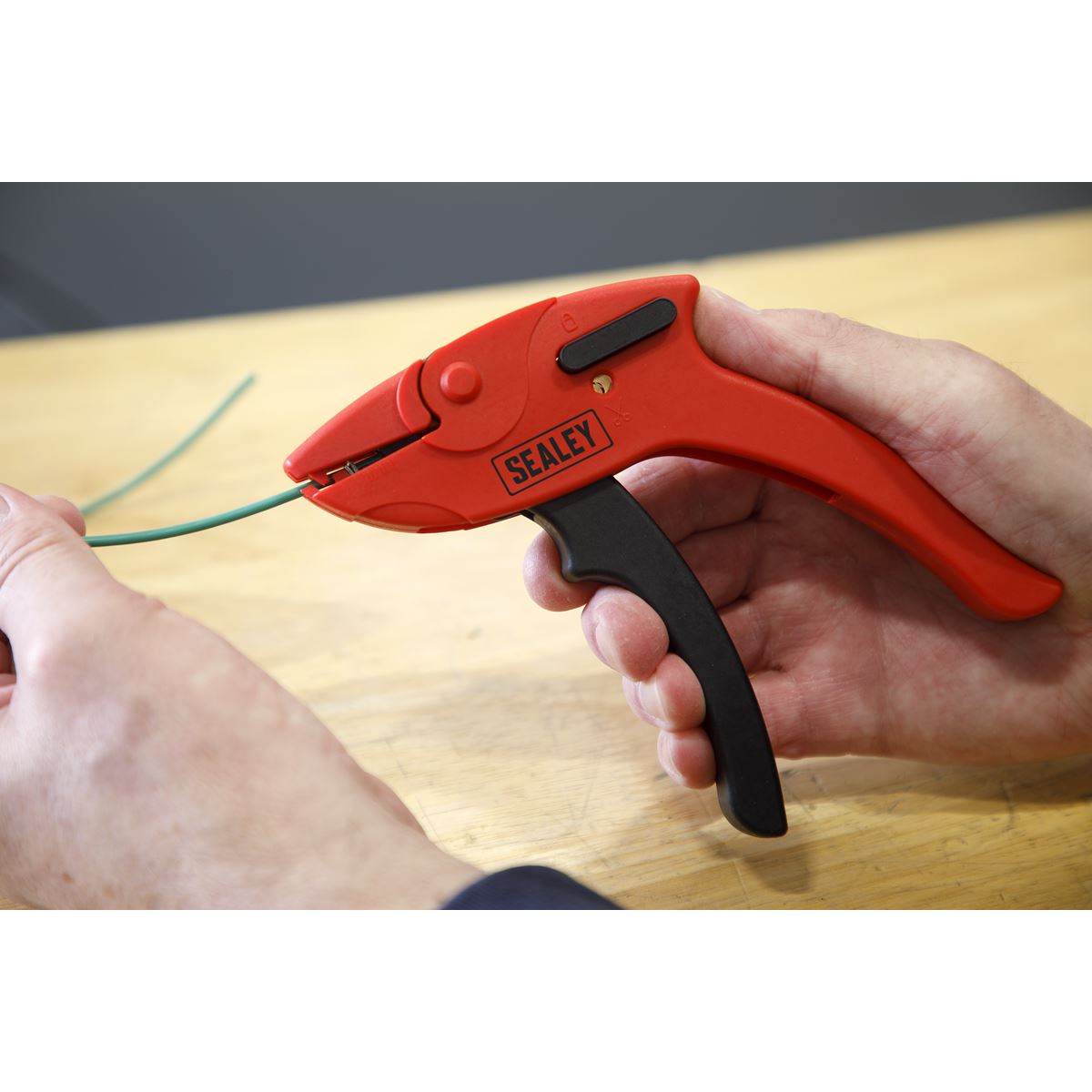 Sealey Automatic Wire Stripping Tool Pistol Grip Range 0.2 to 6mm² AK2269