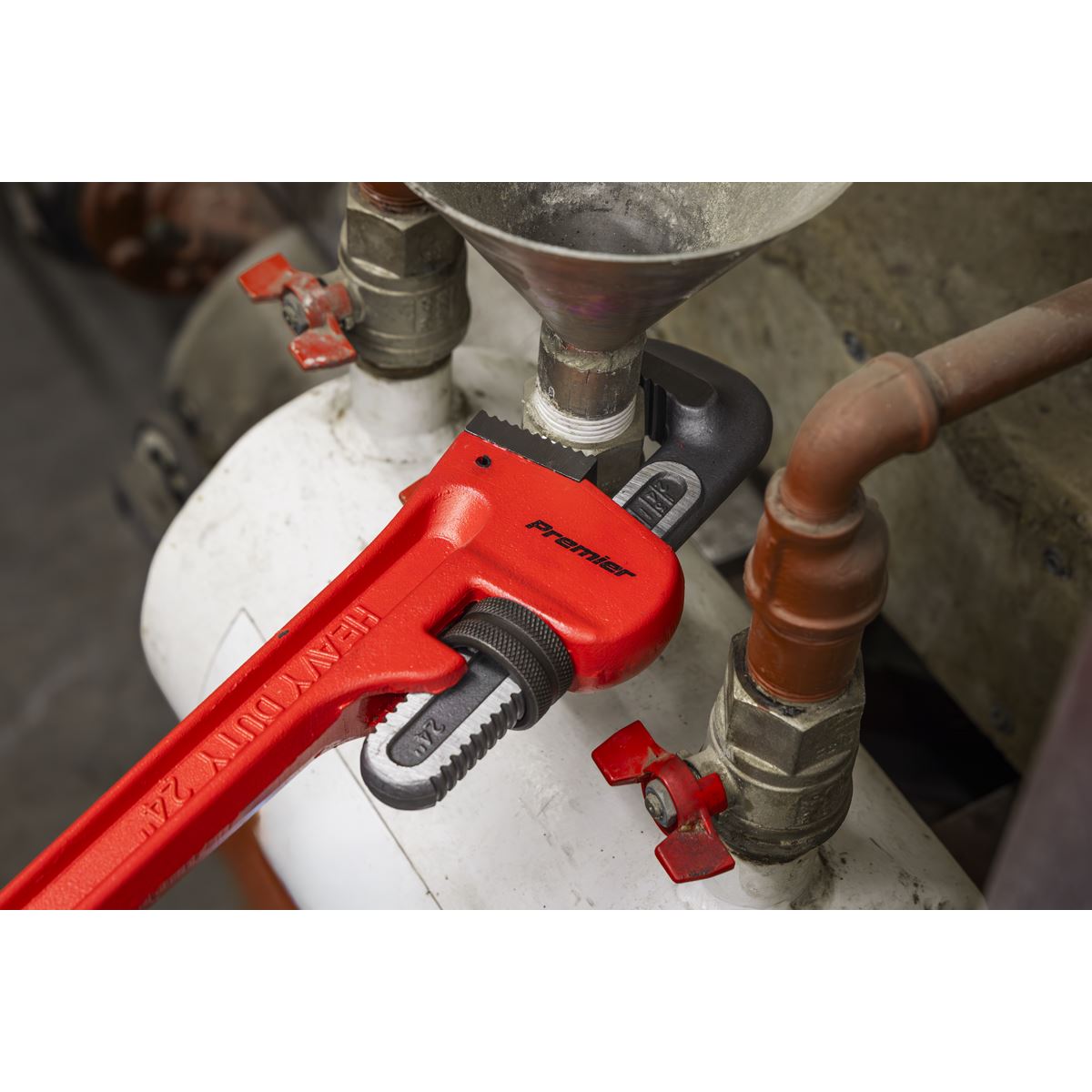 Sealey Pipe Wrench European Pattern 610mm Cast Steel AK5112
