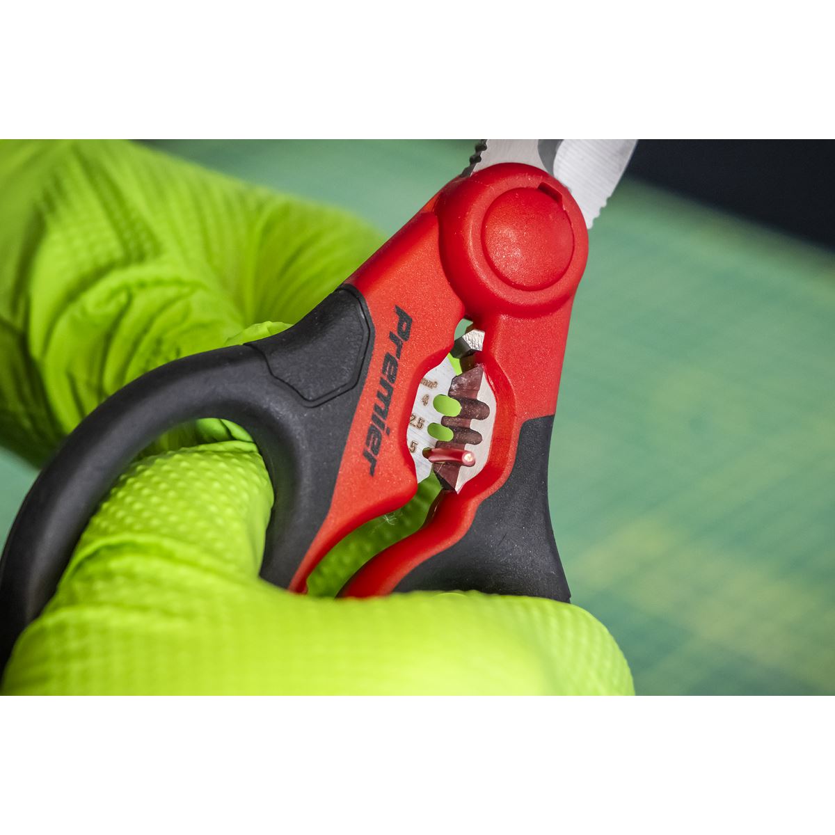 Sealey Premier Heavy-Duty Electrician's Shears 160mm AK8528
