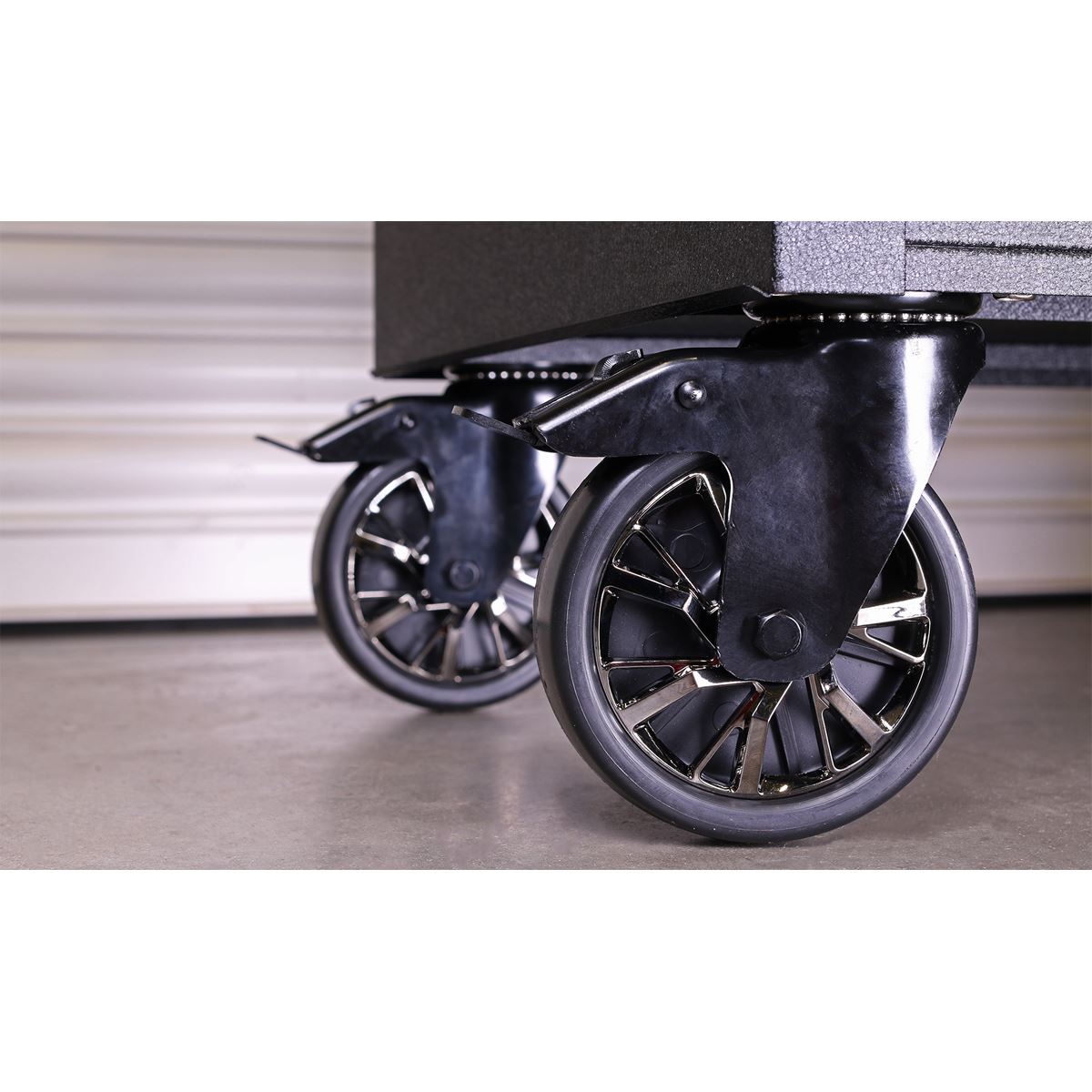 Sealey Rollcab 11 Drawer 1040mm with Soft Close Drawers AP4111BE