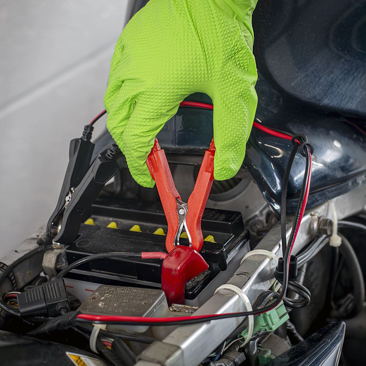Sealey Compact Smart Trickle Charger & Maintainer 1A 6/12V AUTOCHARGE100HF