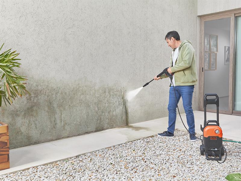 BLACK + DECKER BEPW2000 Pressure Washer 150 bar 240V B/DBEPW2000