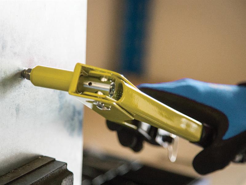 BlueSpot Tools Hand Rivet Gun + 60 Rivets B/S09101