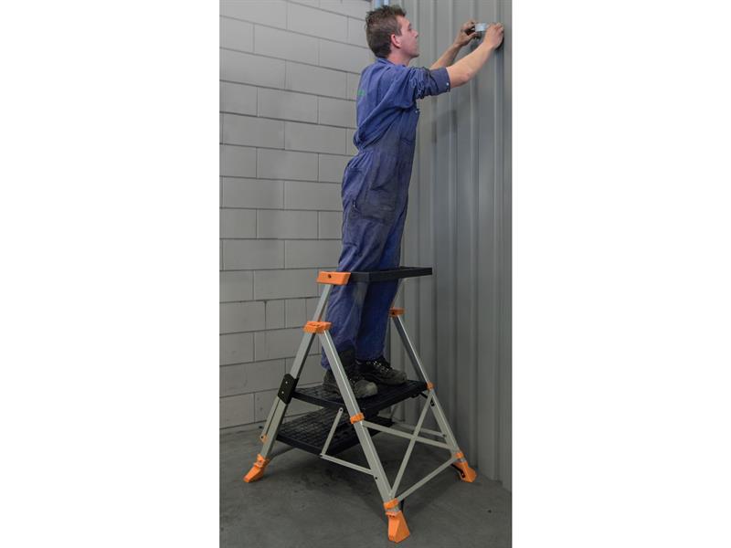 Batavia Transformer Multifunctional Workbench & Step Ladder BAT7062245