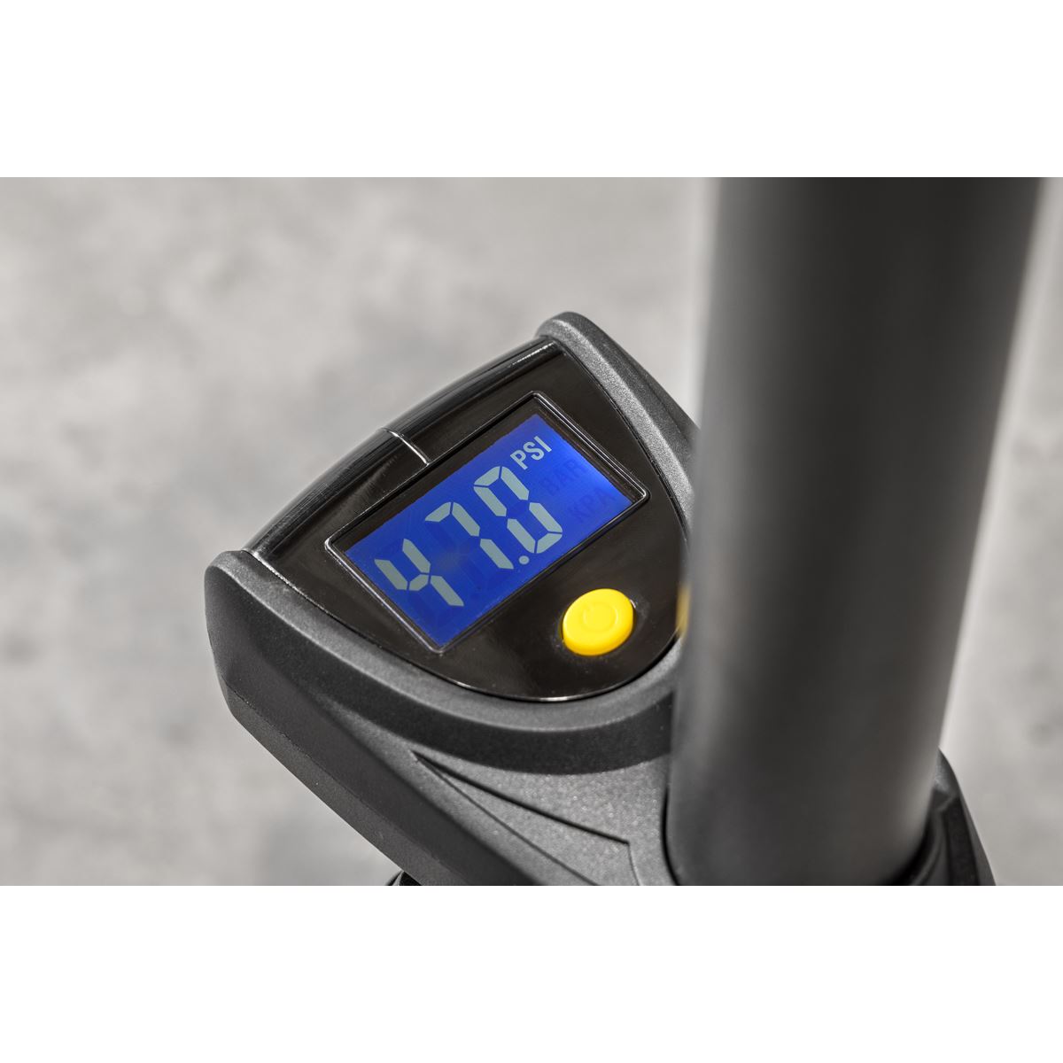 Sealey Track Air Pump with Digital Gauge Wide Base 120psi and 0-8bar BC115D